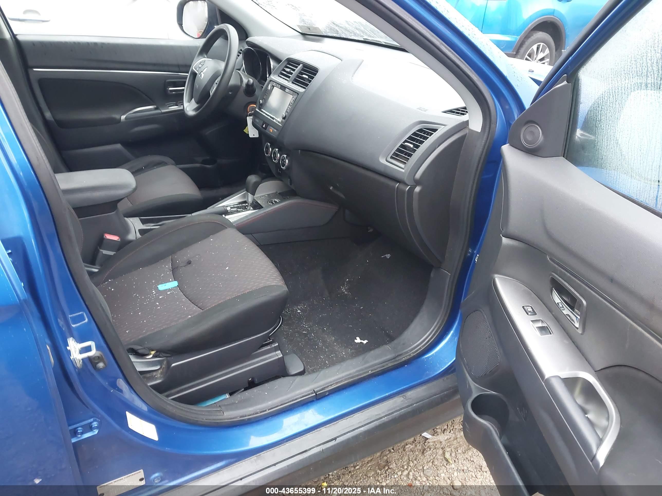 MITSUBISHI OUTLANDER image 5