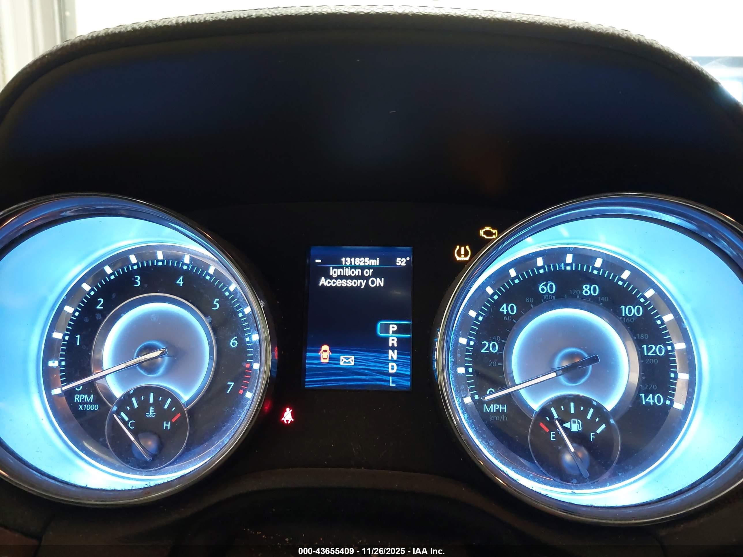 CHRYSLER 300 image 7