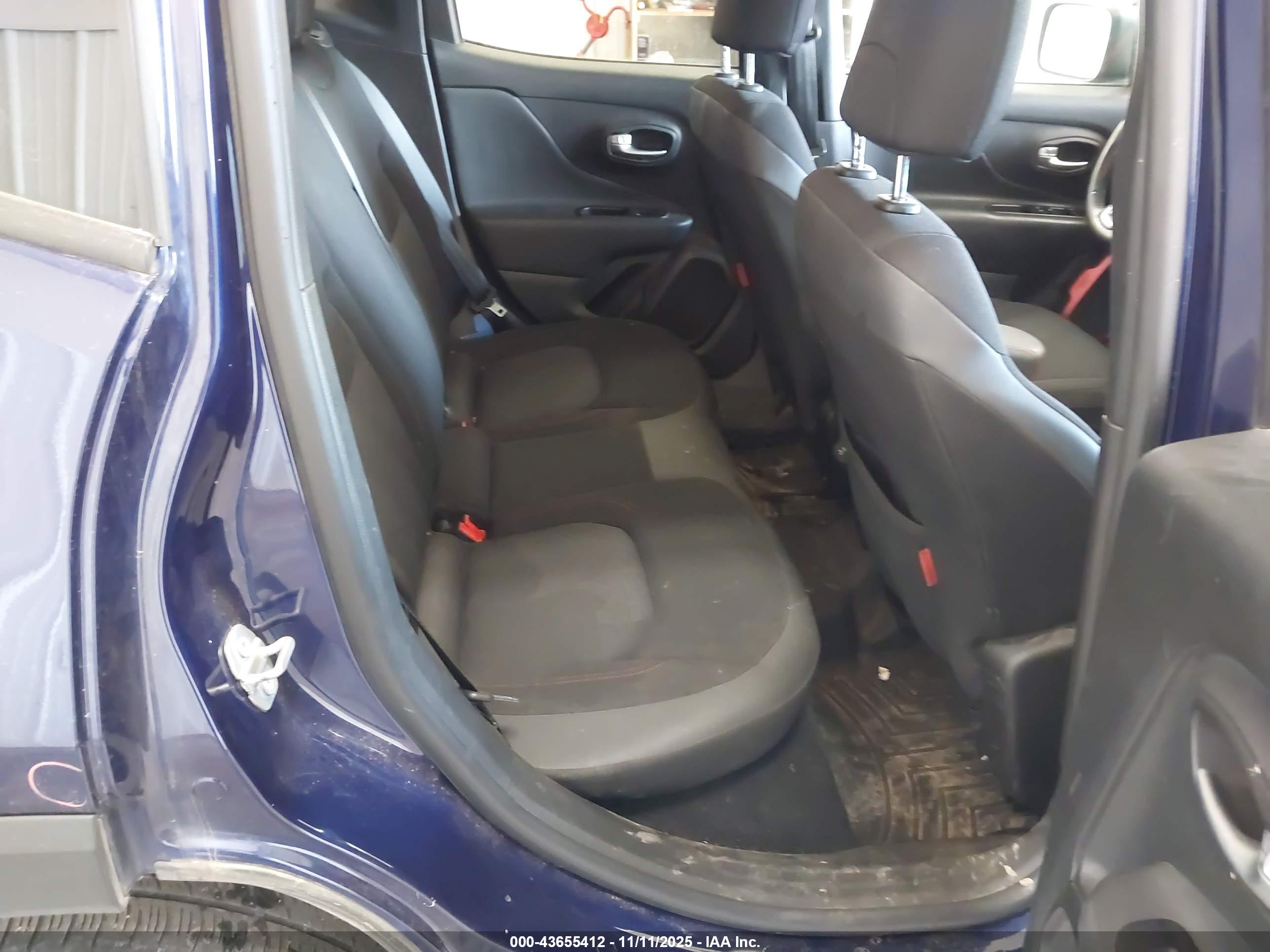 JEEP RENEGADE image 8
