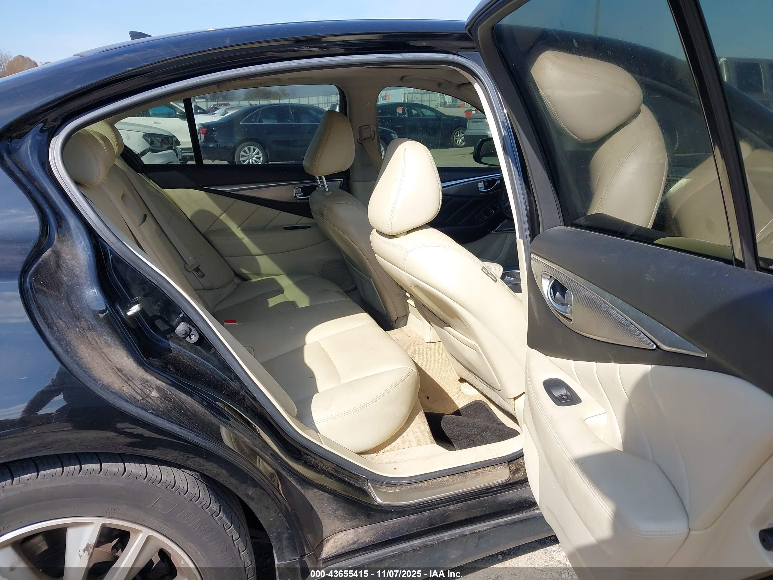 INFINITI Q50 image 8