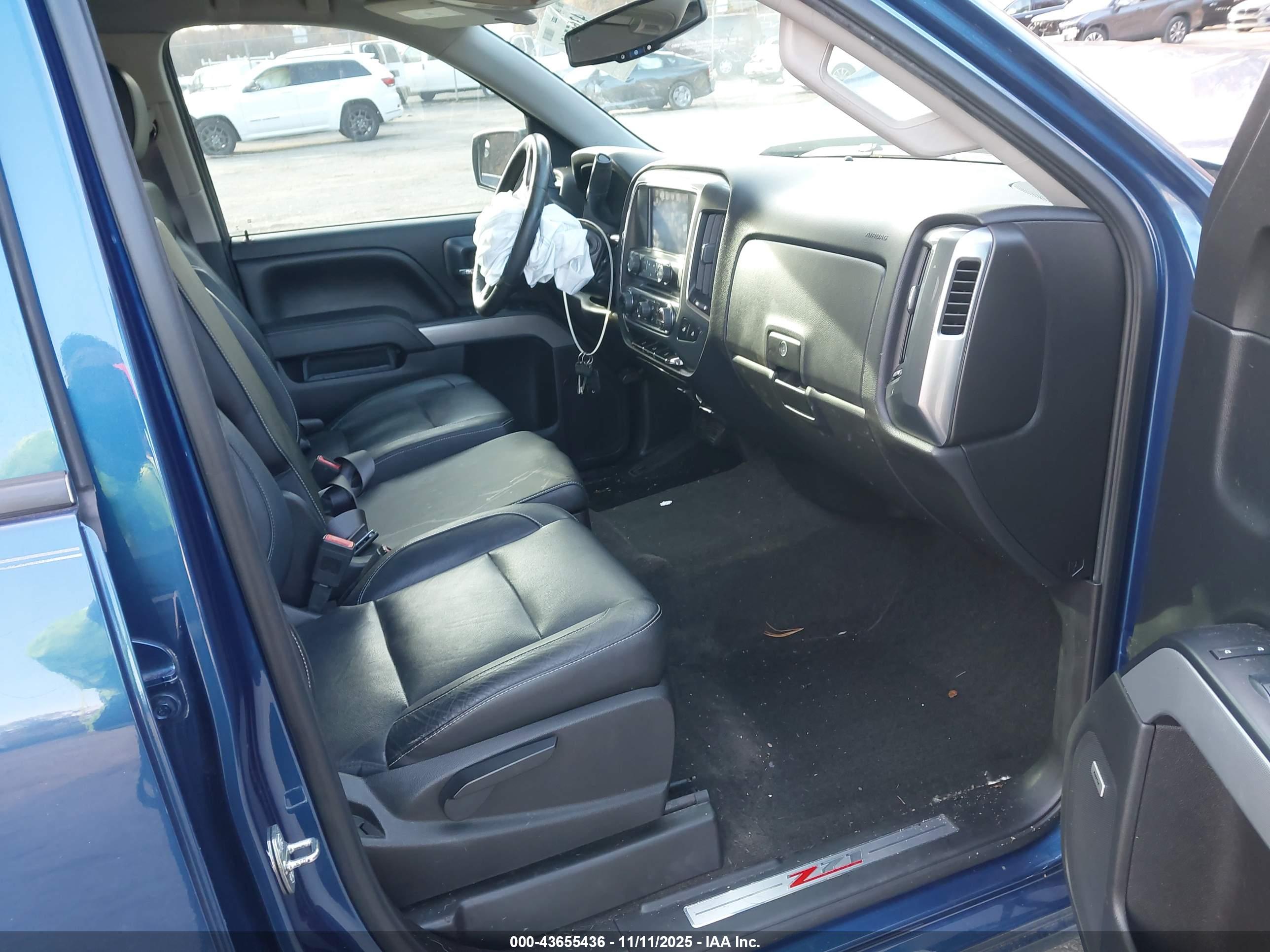 CHEVROLET SILVERADO image 5