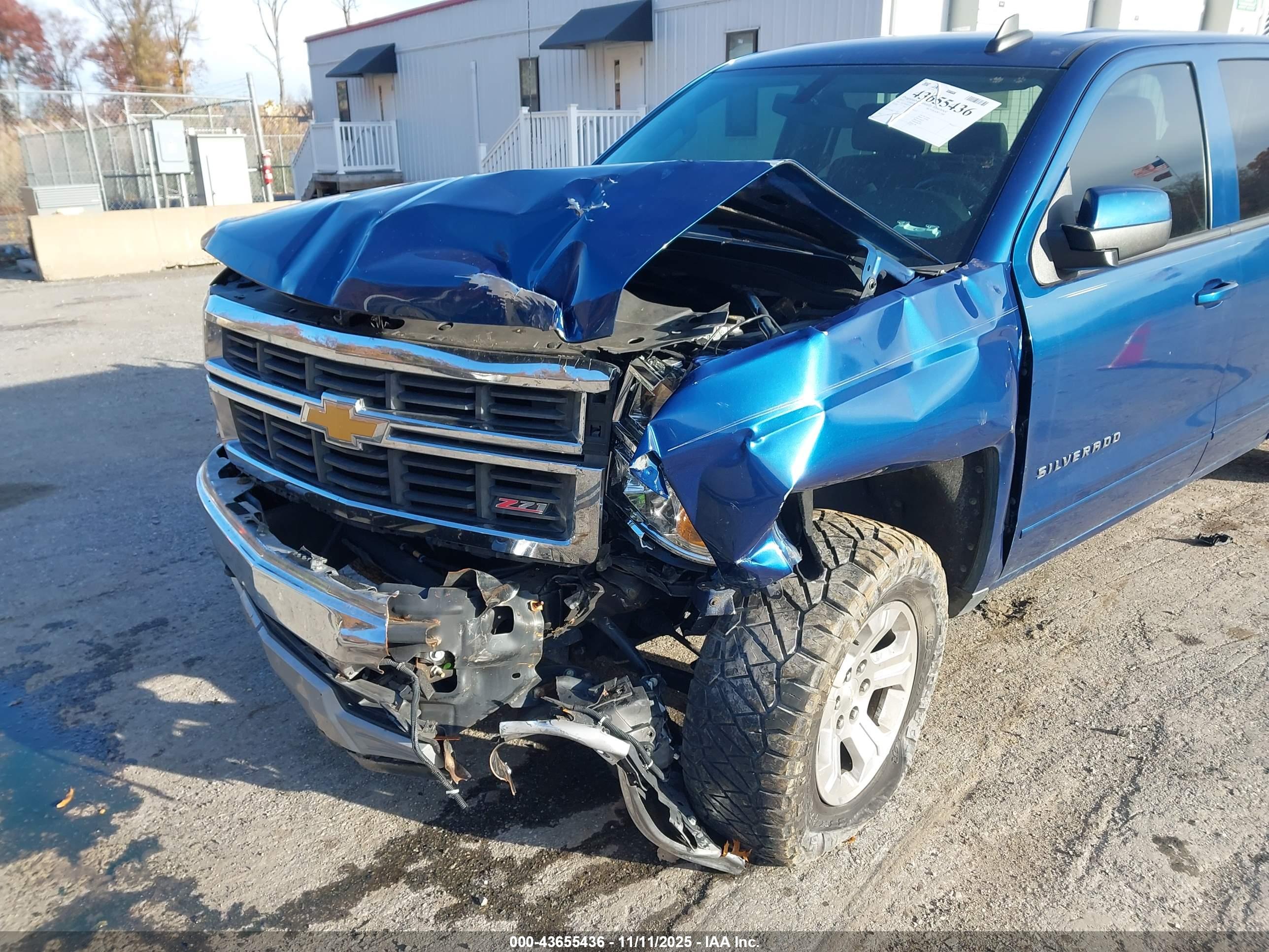 CHEVROLET SILVERADO image 6