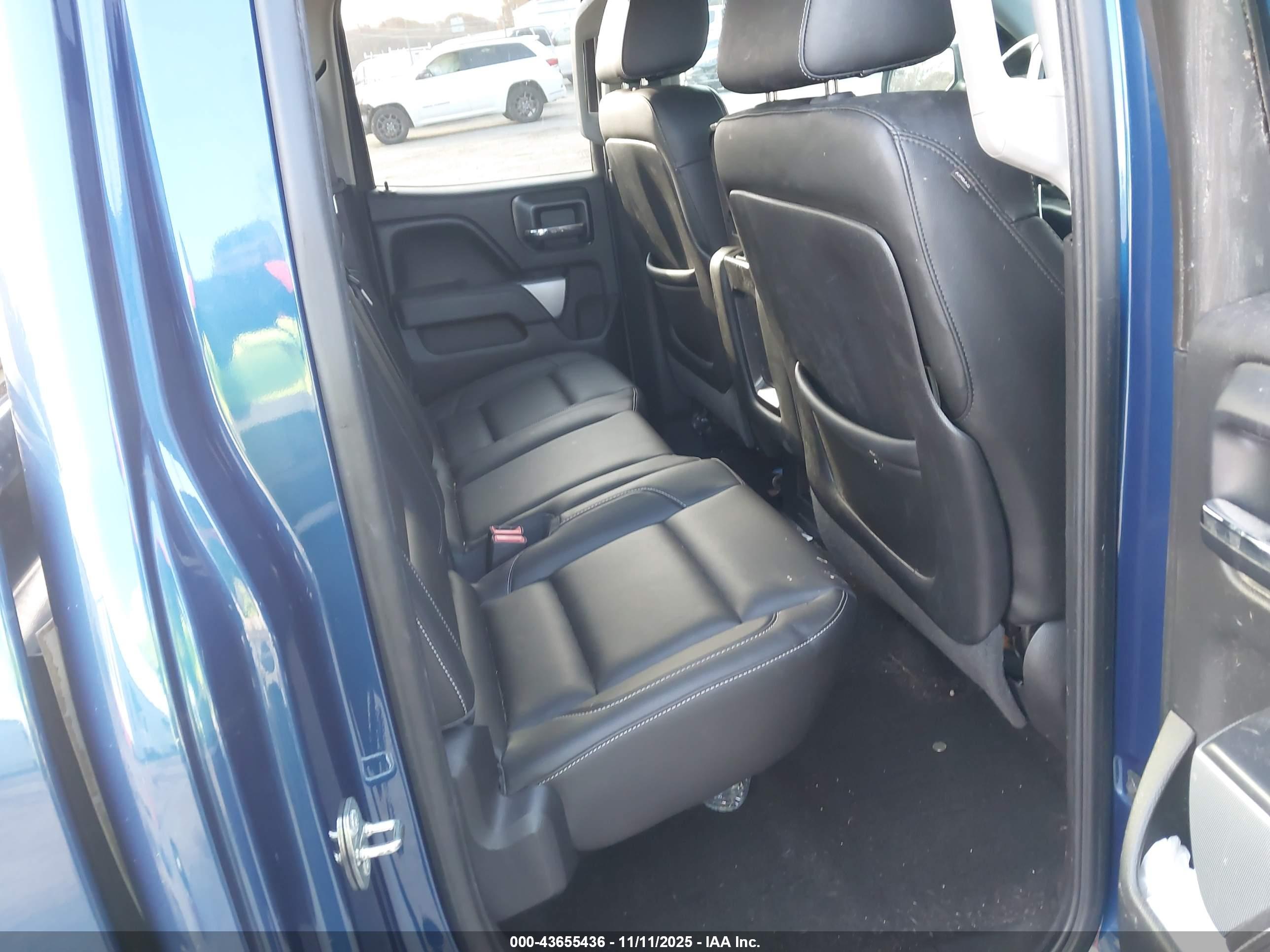 CHEVROLET SILVERADO image 8