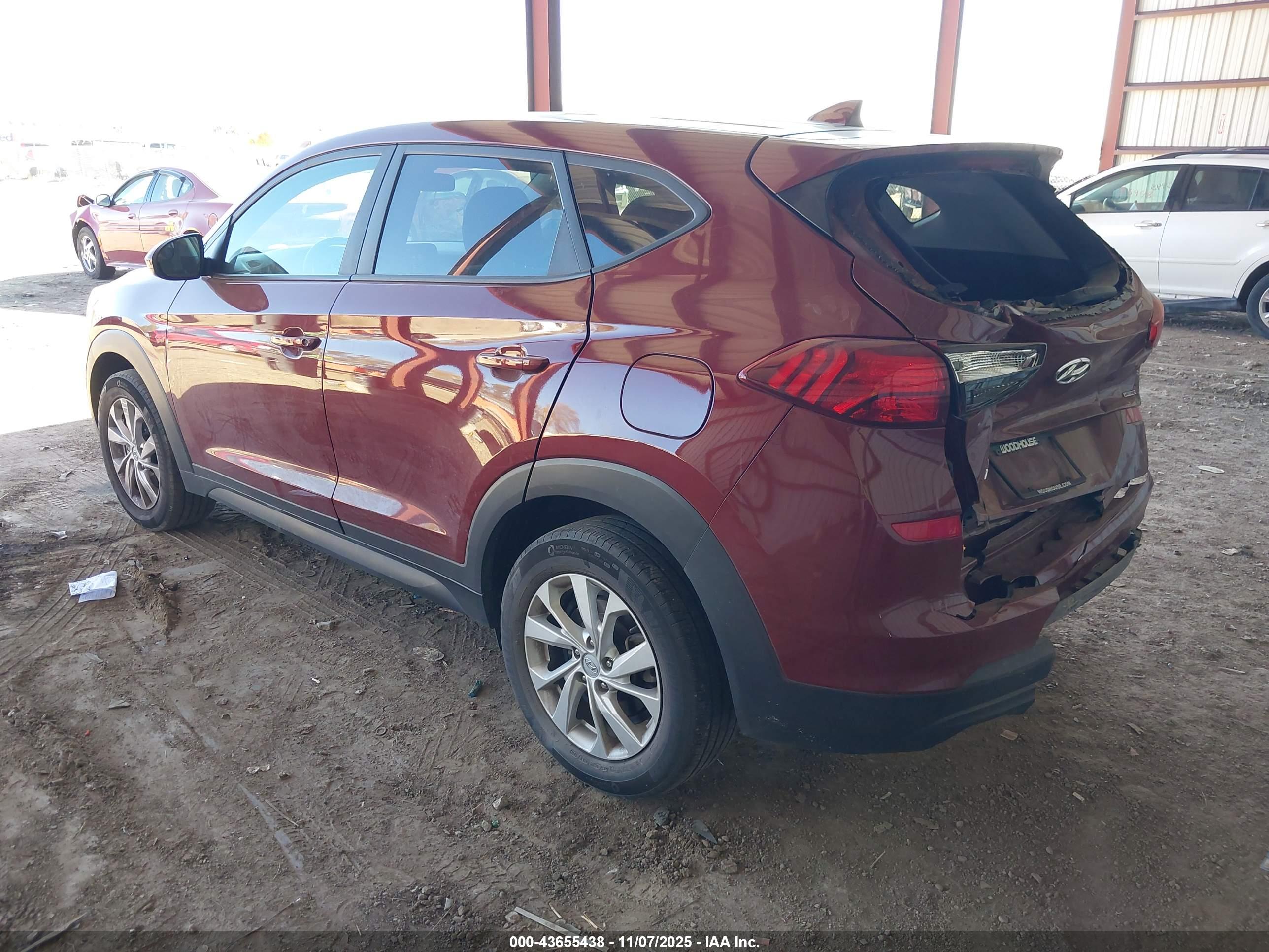 HYUNDAI TUCSON image 3