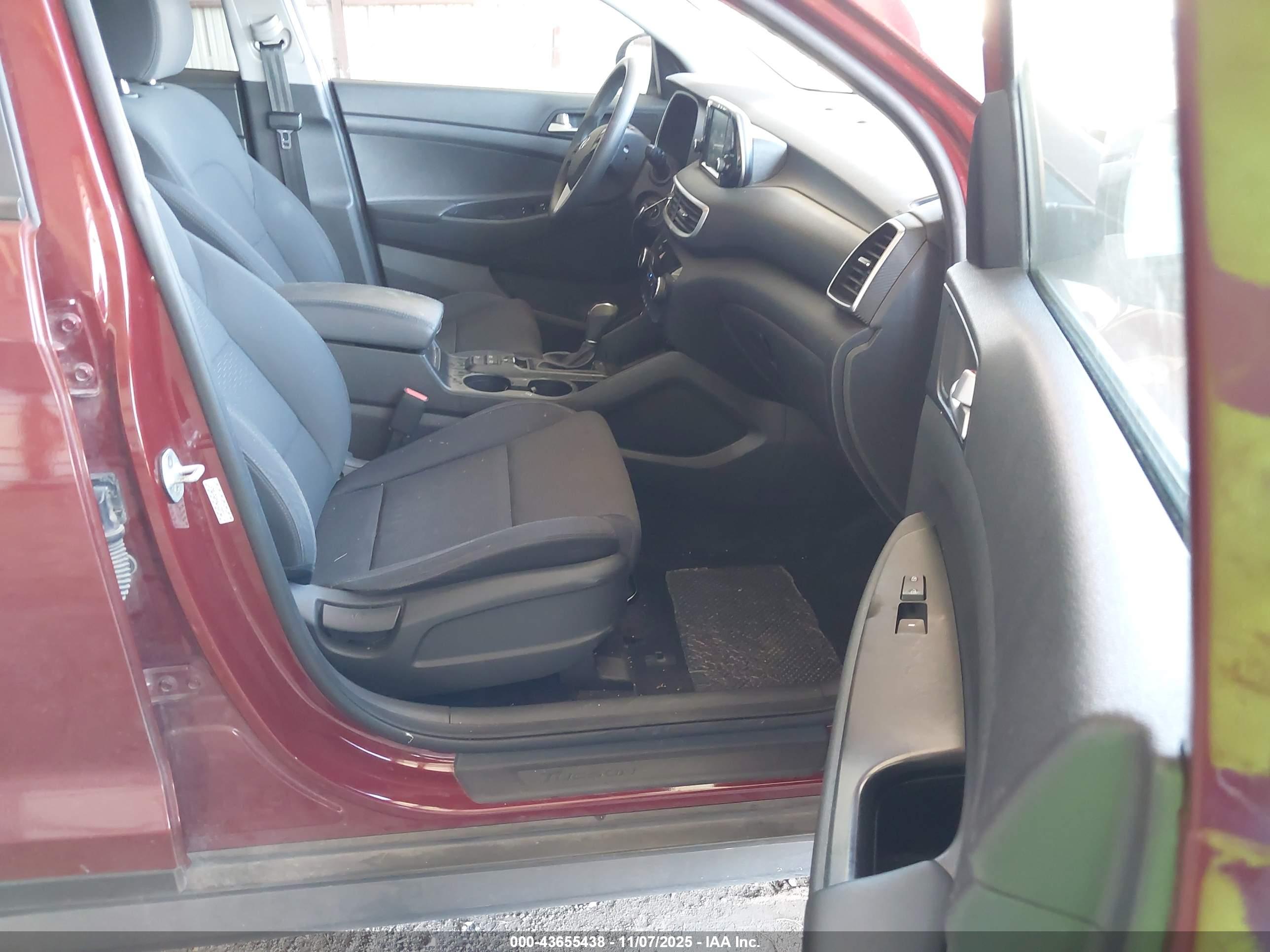 HYUNDAI TUCSON image 5