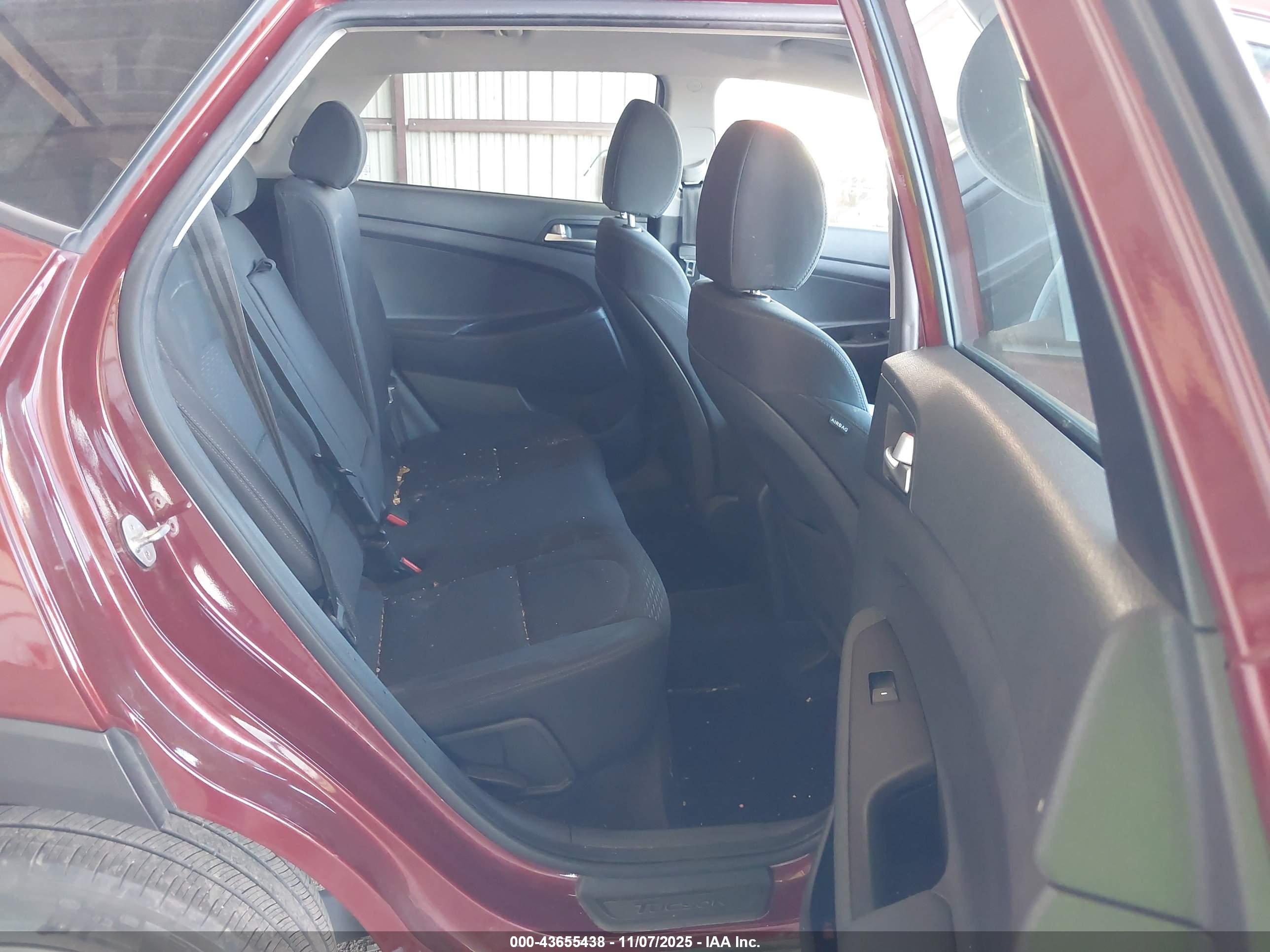 HYUNDAI TUCSON image 8
