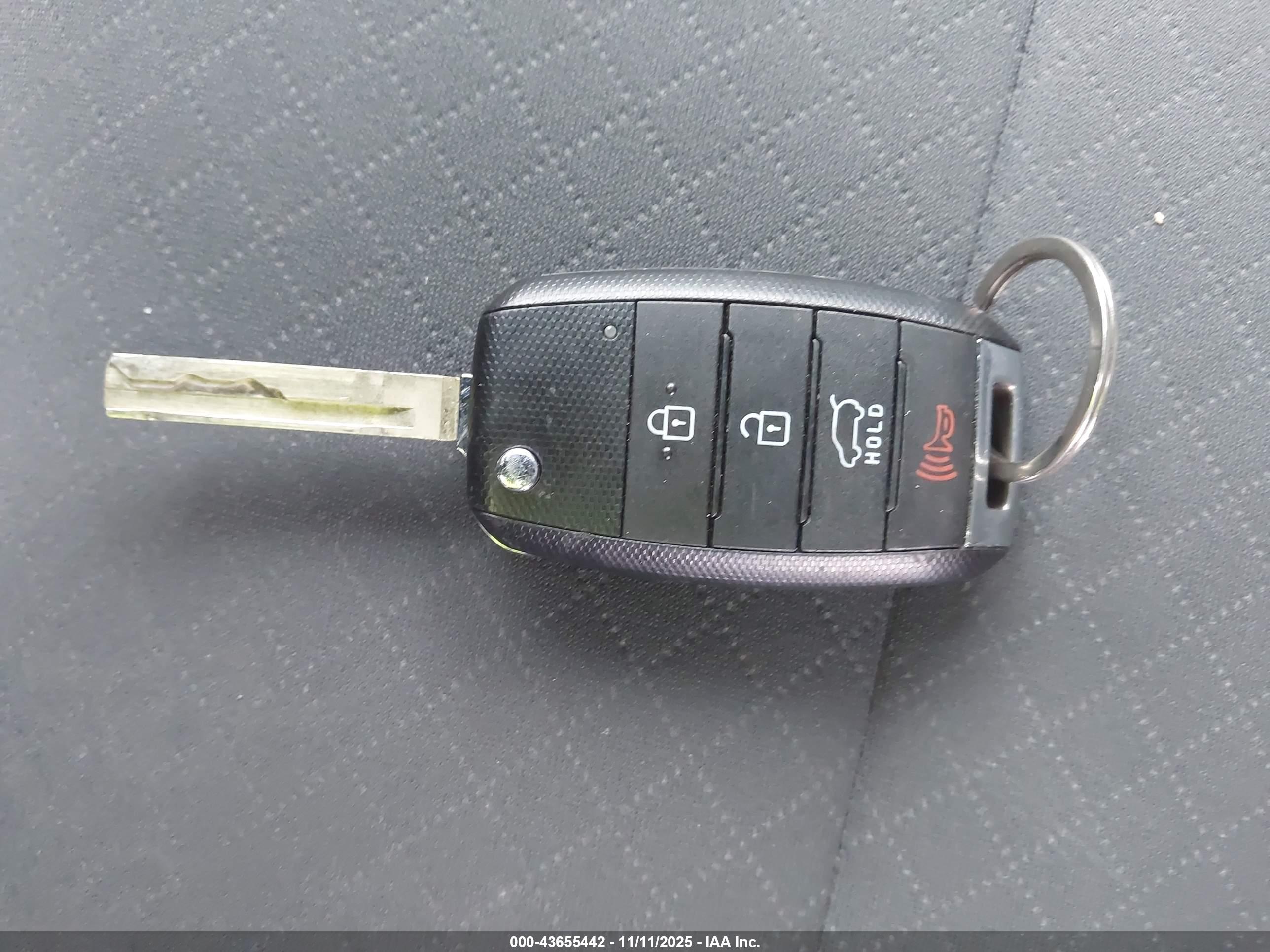 KIA SORENTO image 11