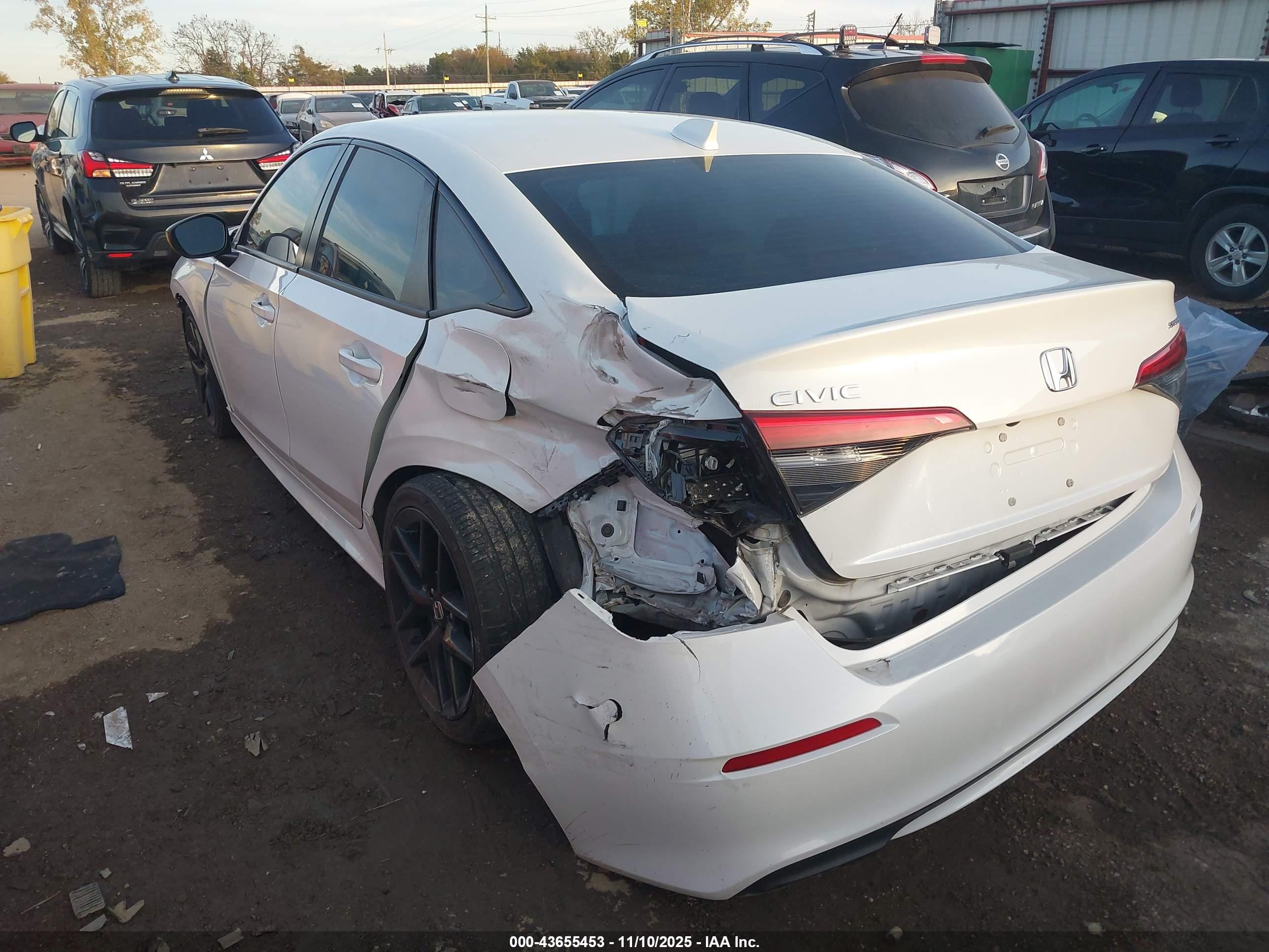 HONDA CIVIC image 3