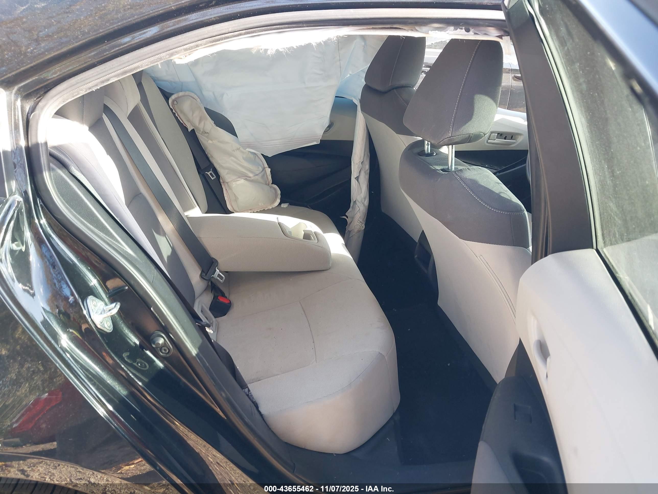 TOYOTA COROLLA image 8