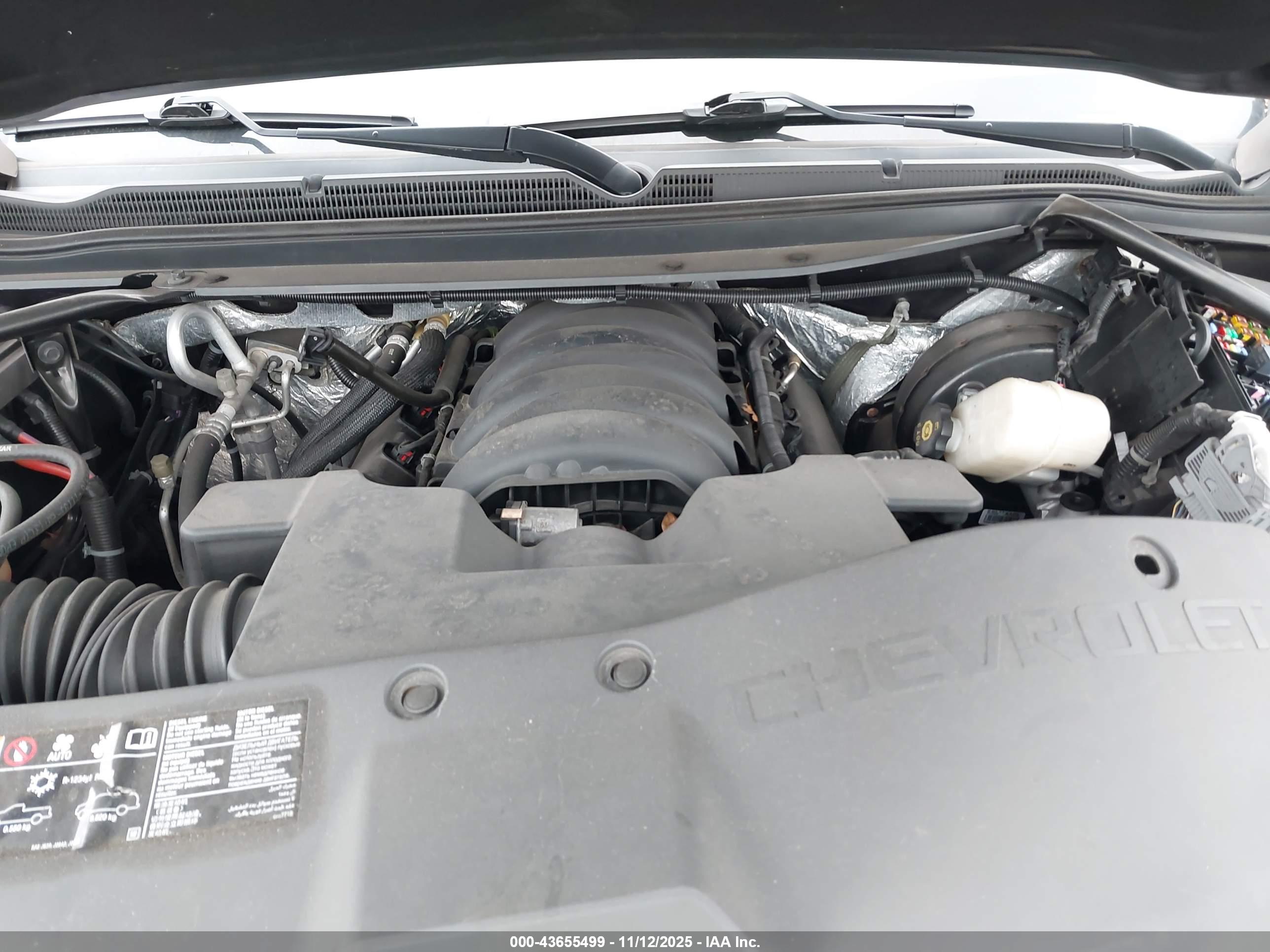 CHEVROLET SUBURBAN image 10