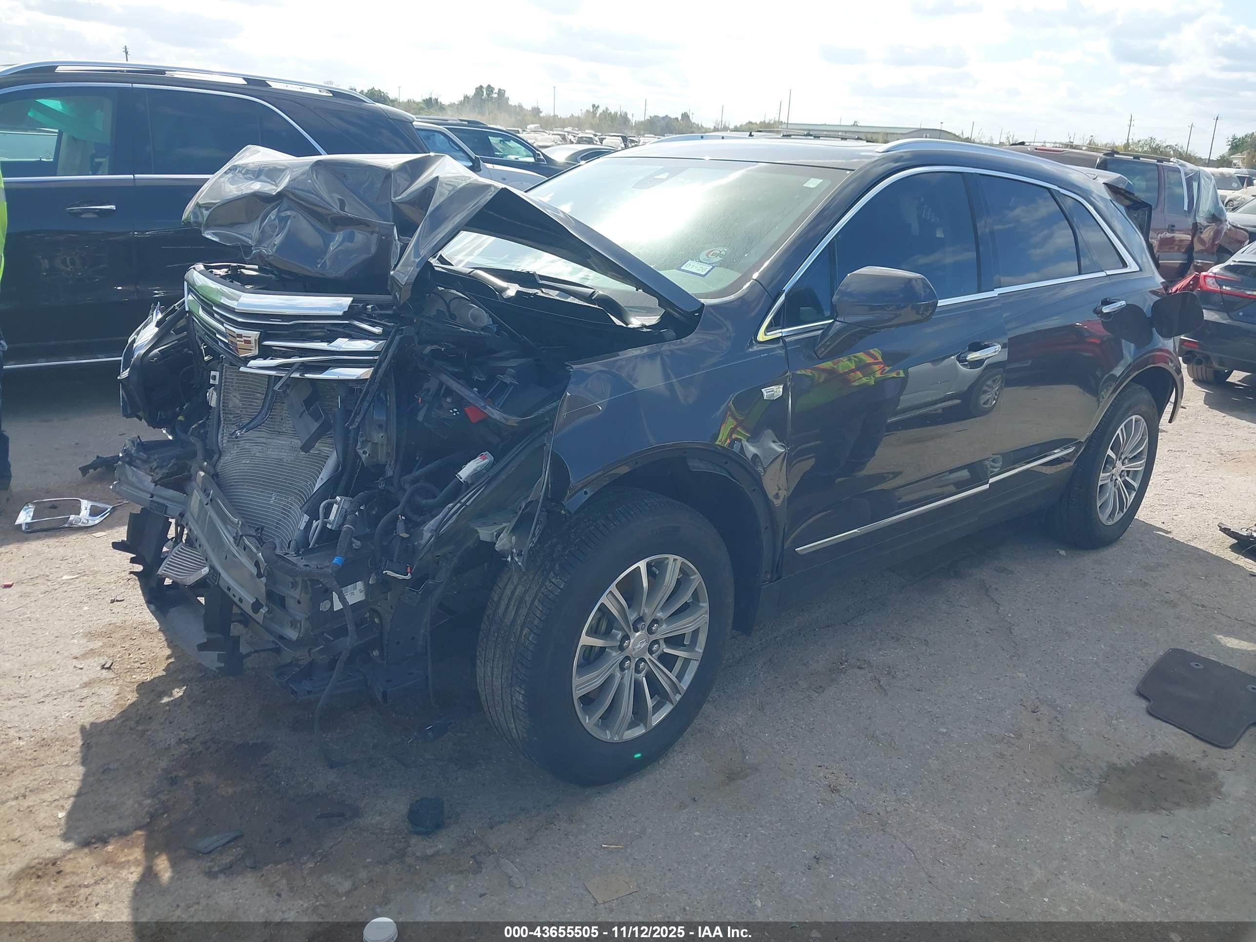 CADILLAC XT5 image 2