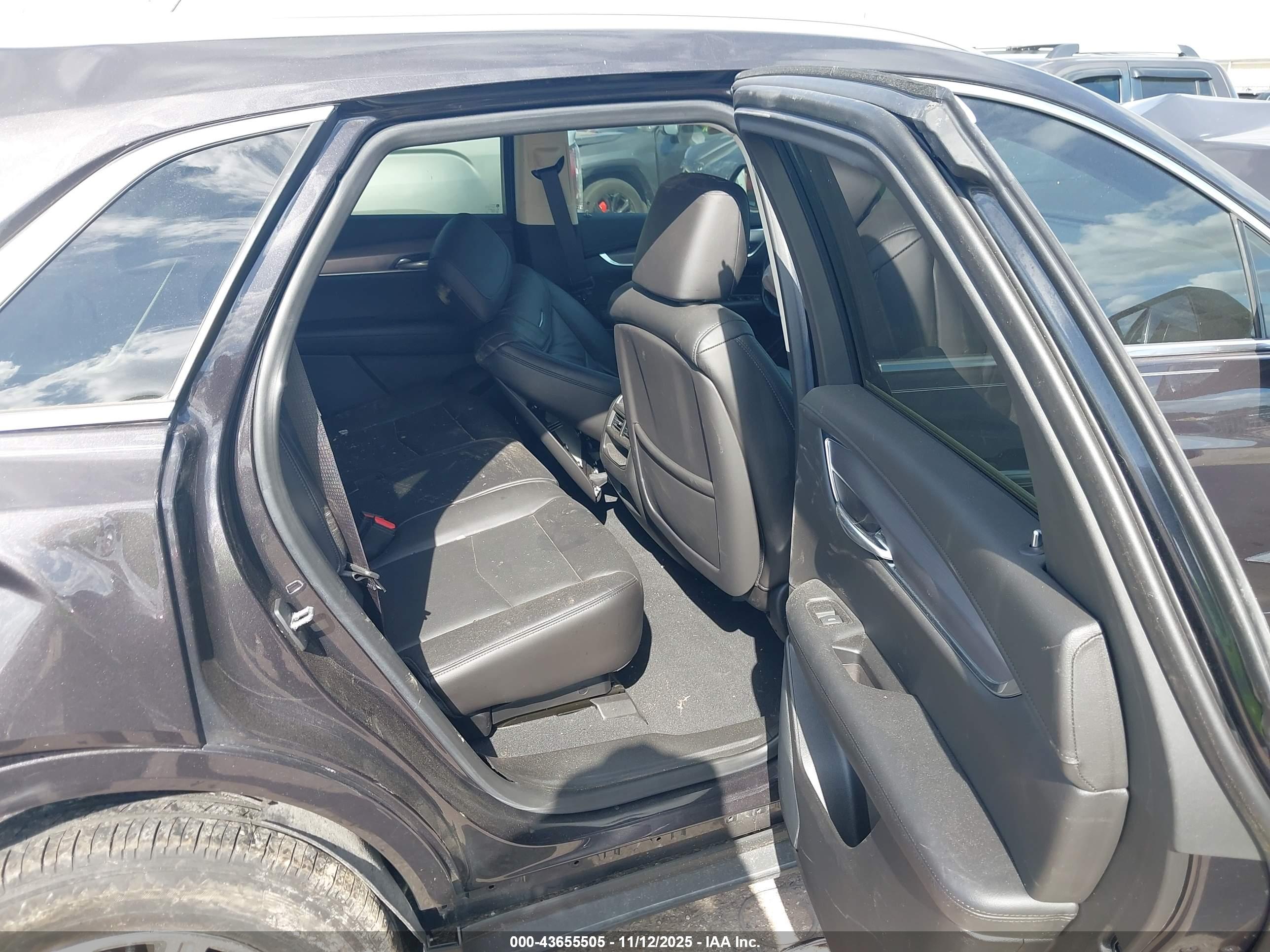 CADILLAC XT5 image 8