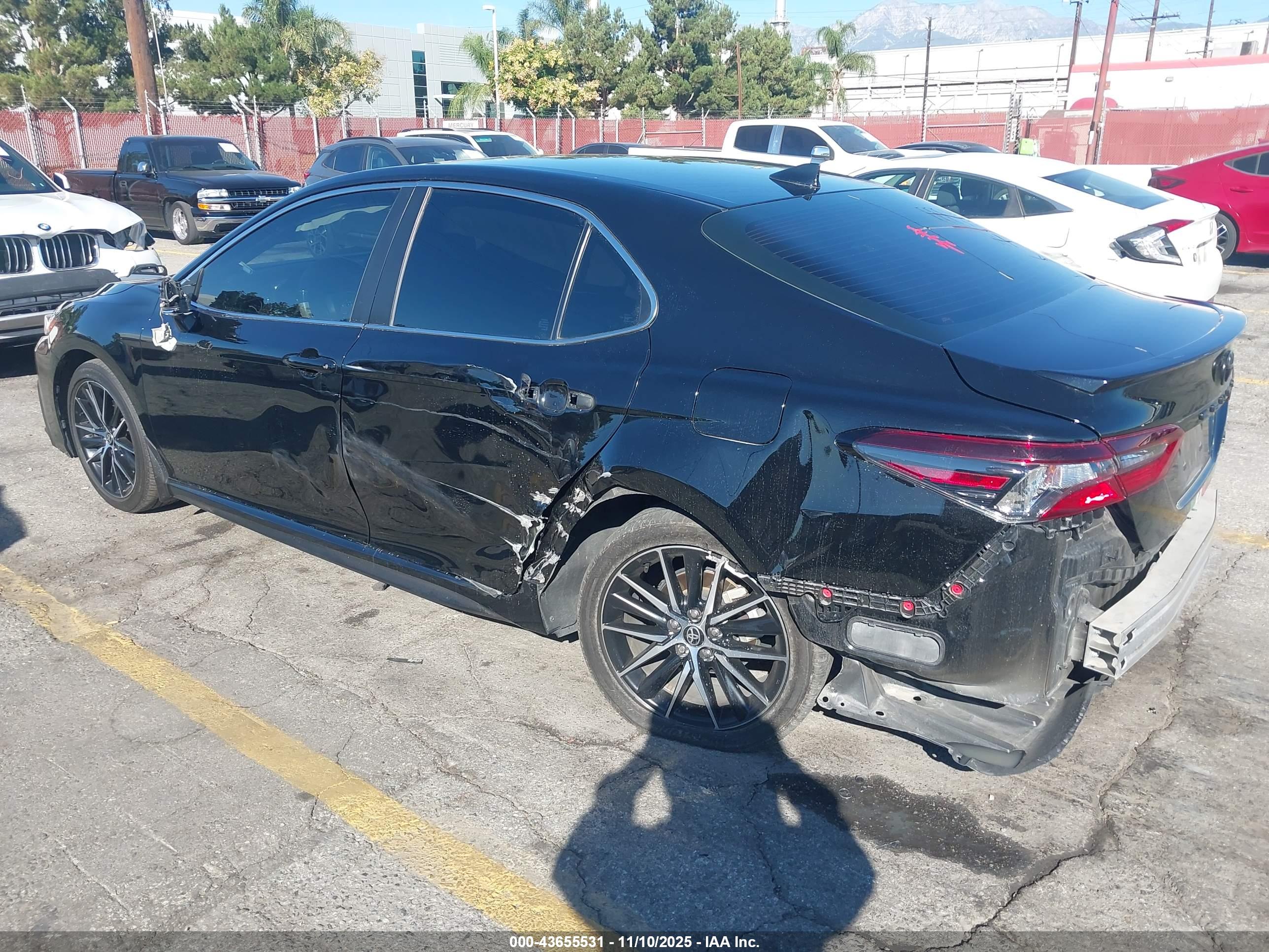 TOYOTA CAMRY image 3