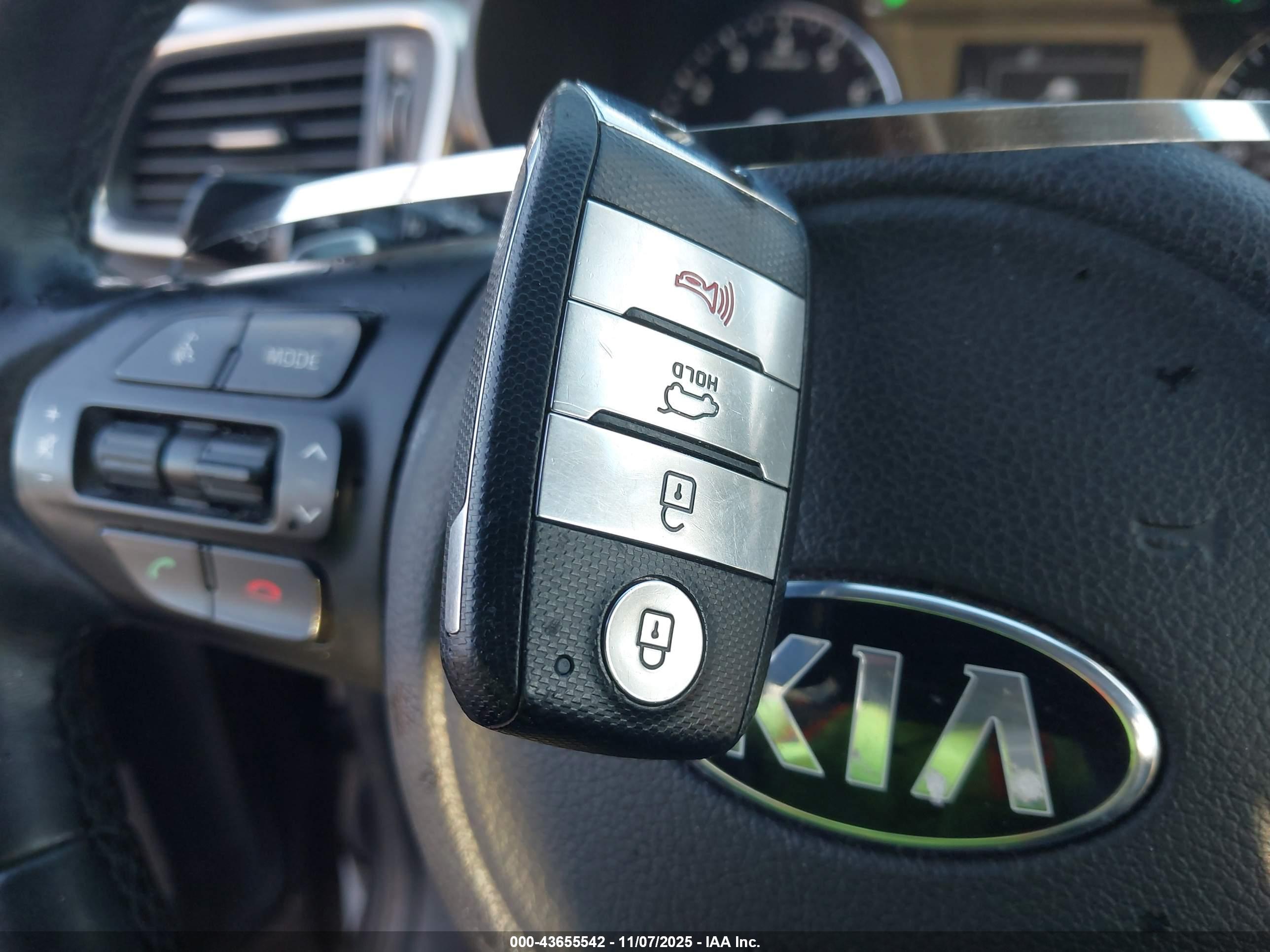 KIA SORENTO image 11