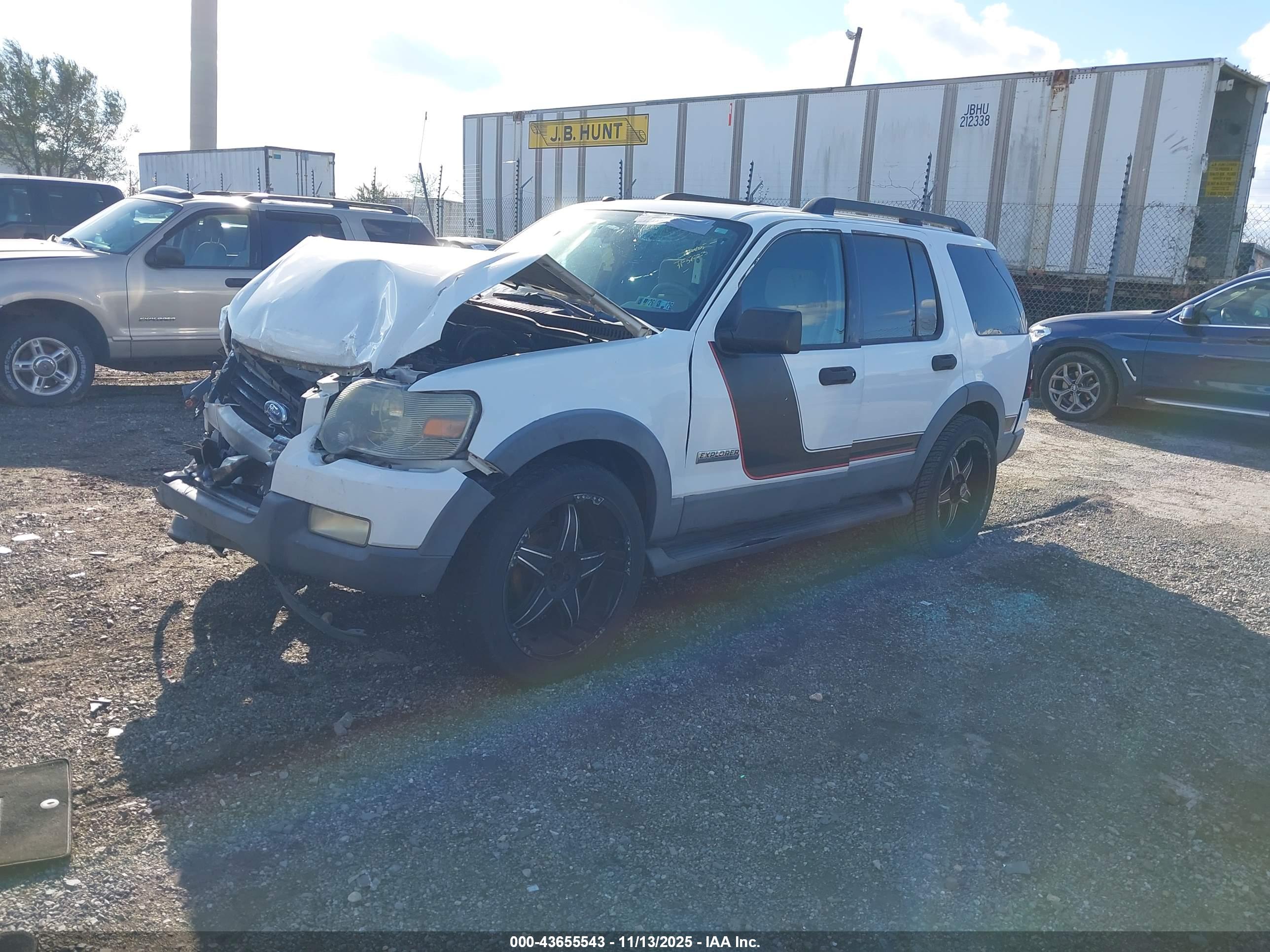 FORD EXPLORER image 2