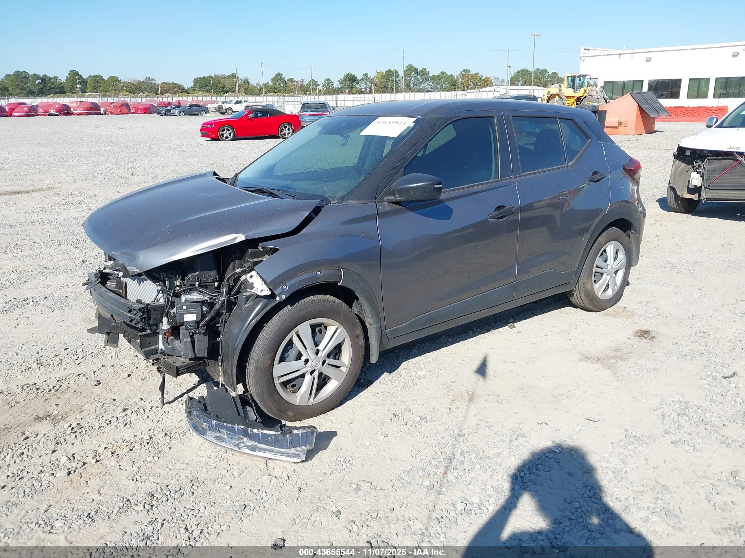 NISSAN KICKS image 2
