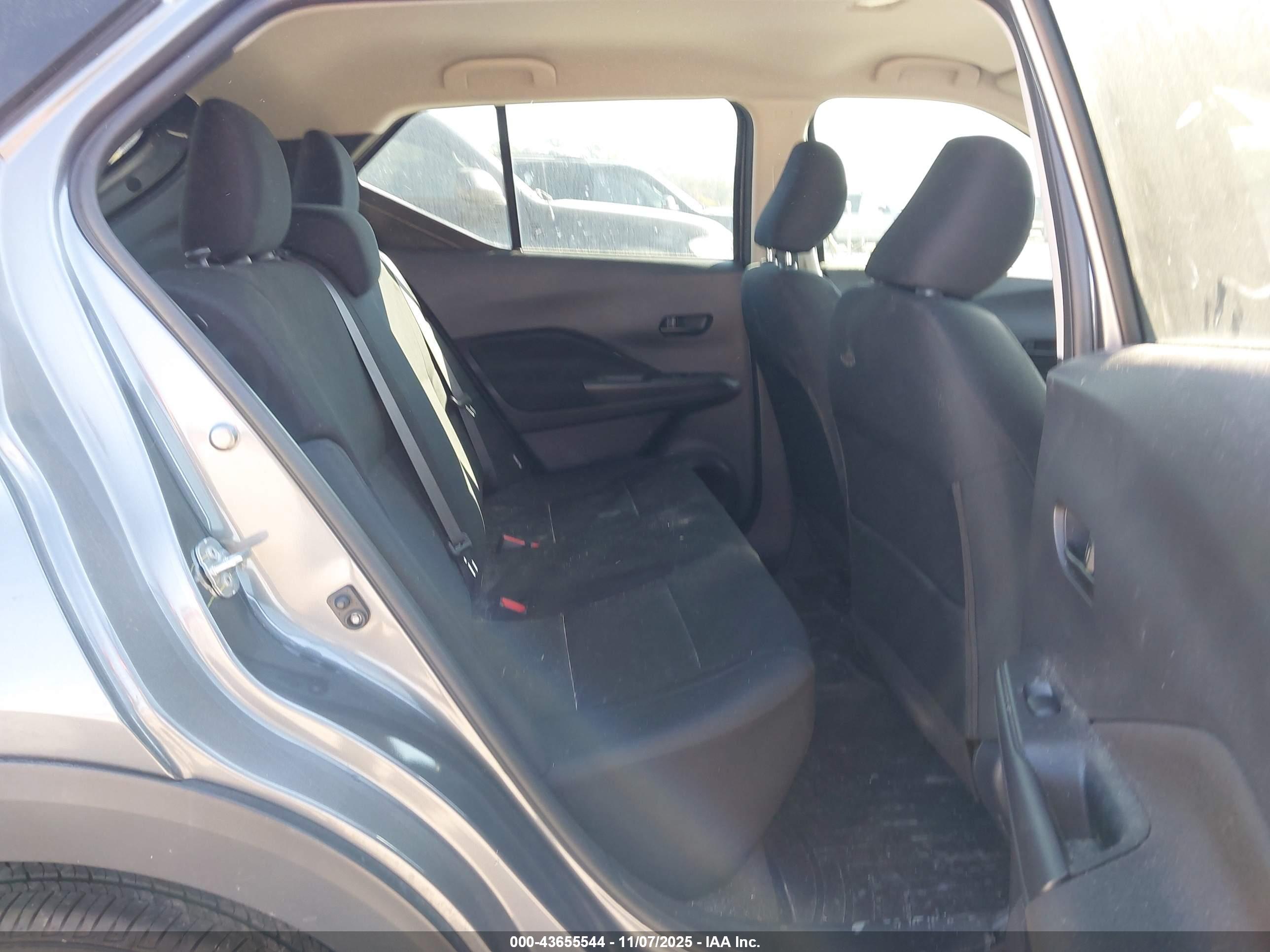 NISSAN KICKS image 8