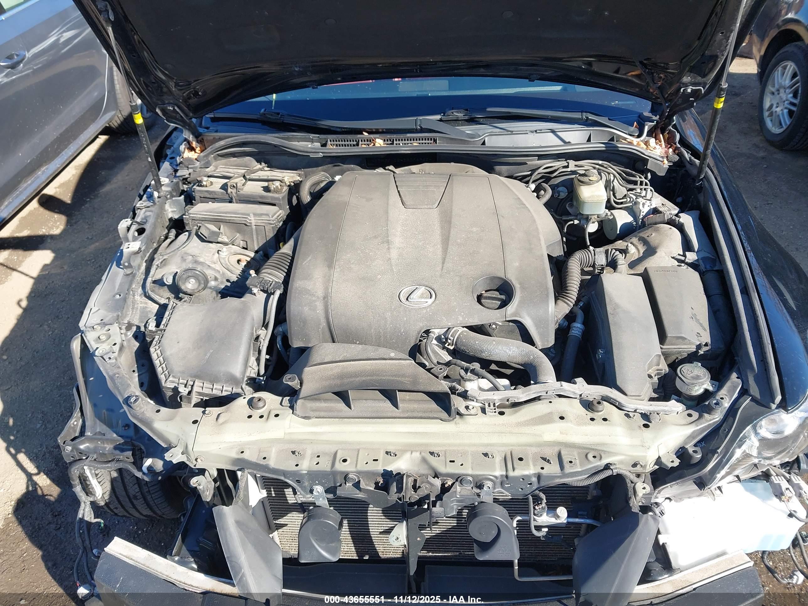 LEXUS IS image 10
