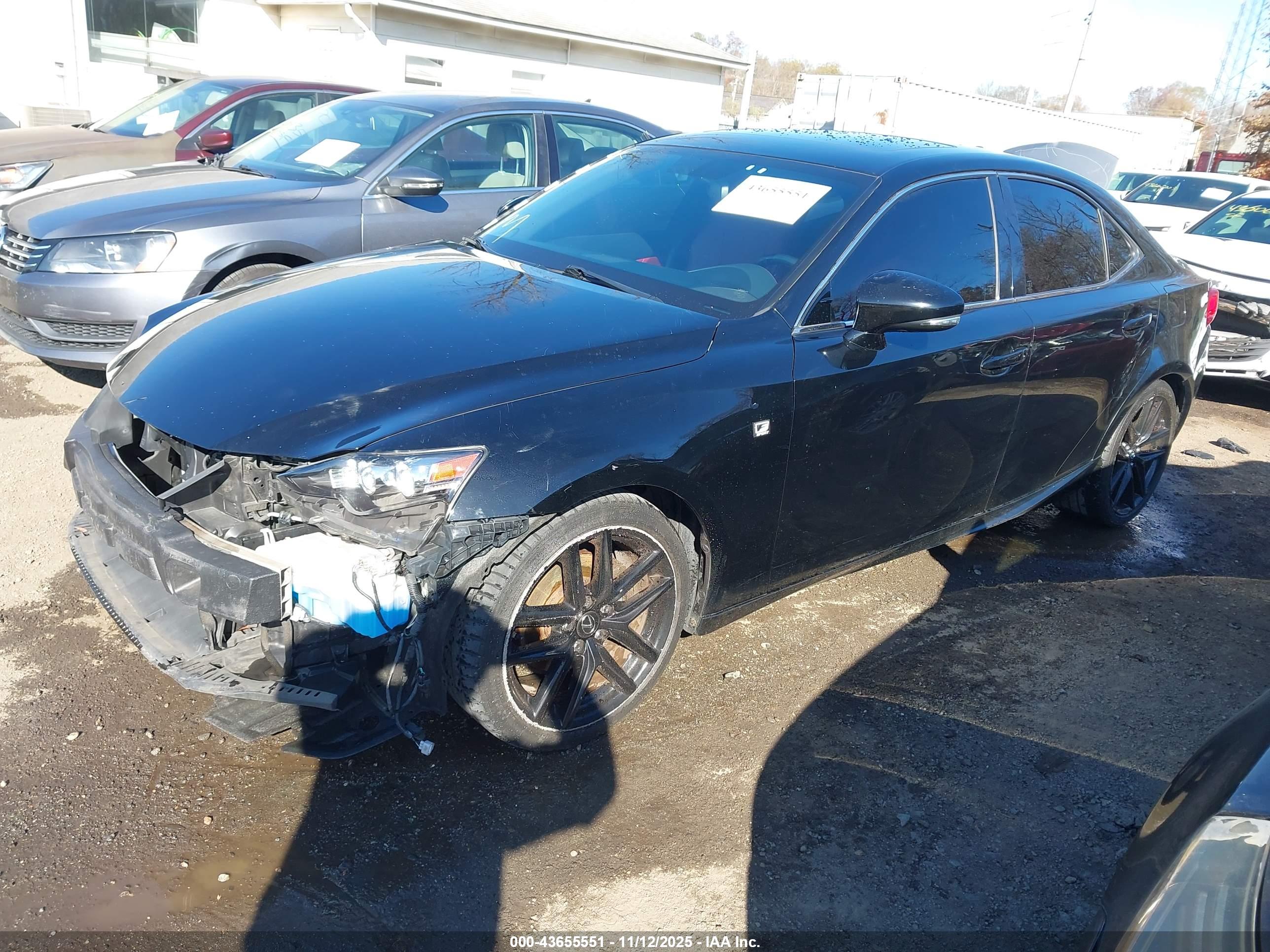 LEXUS IS image 2