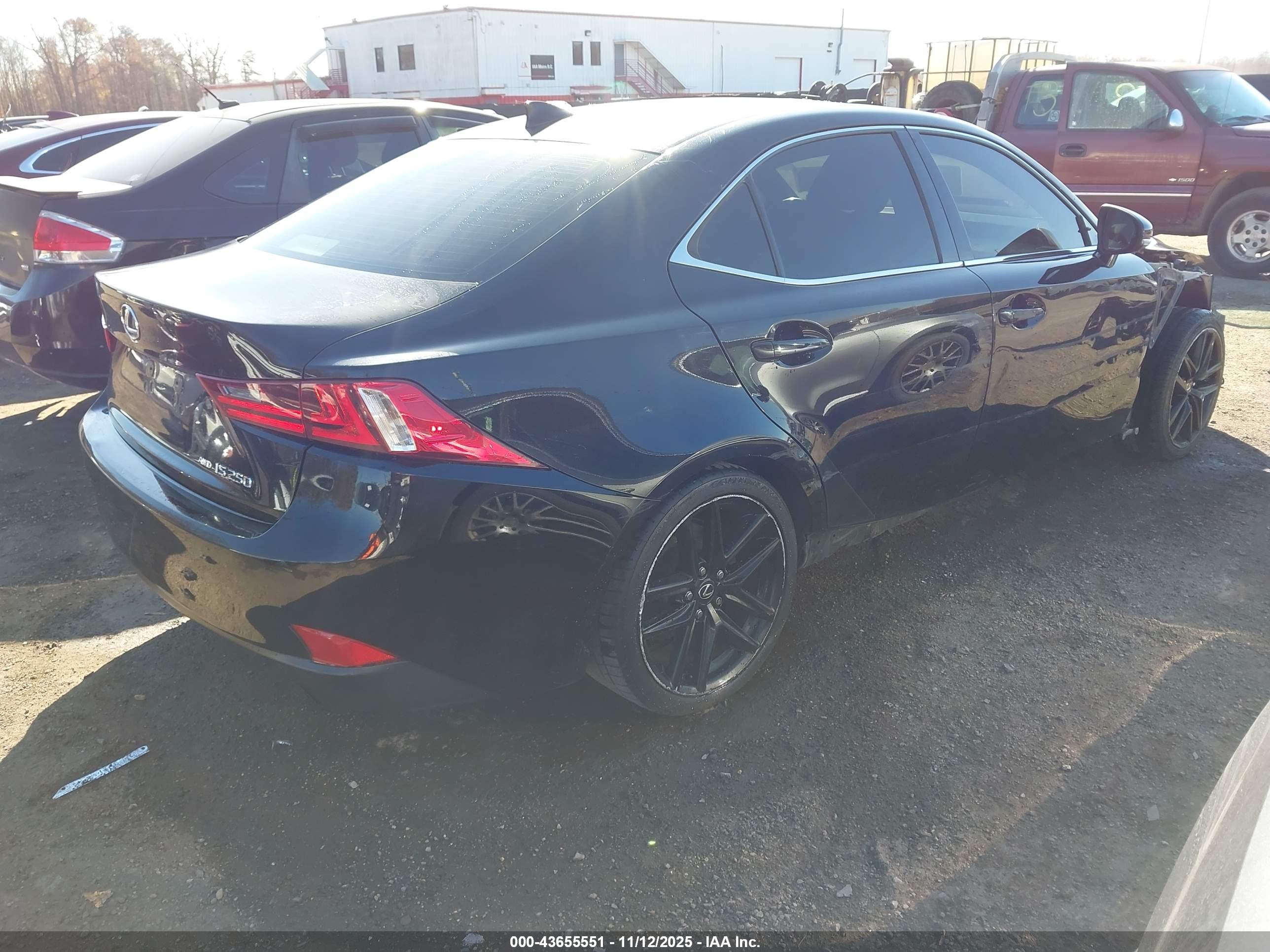 LEXUS IS image 4
