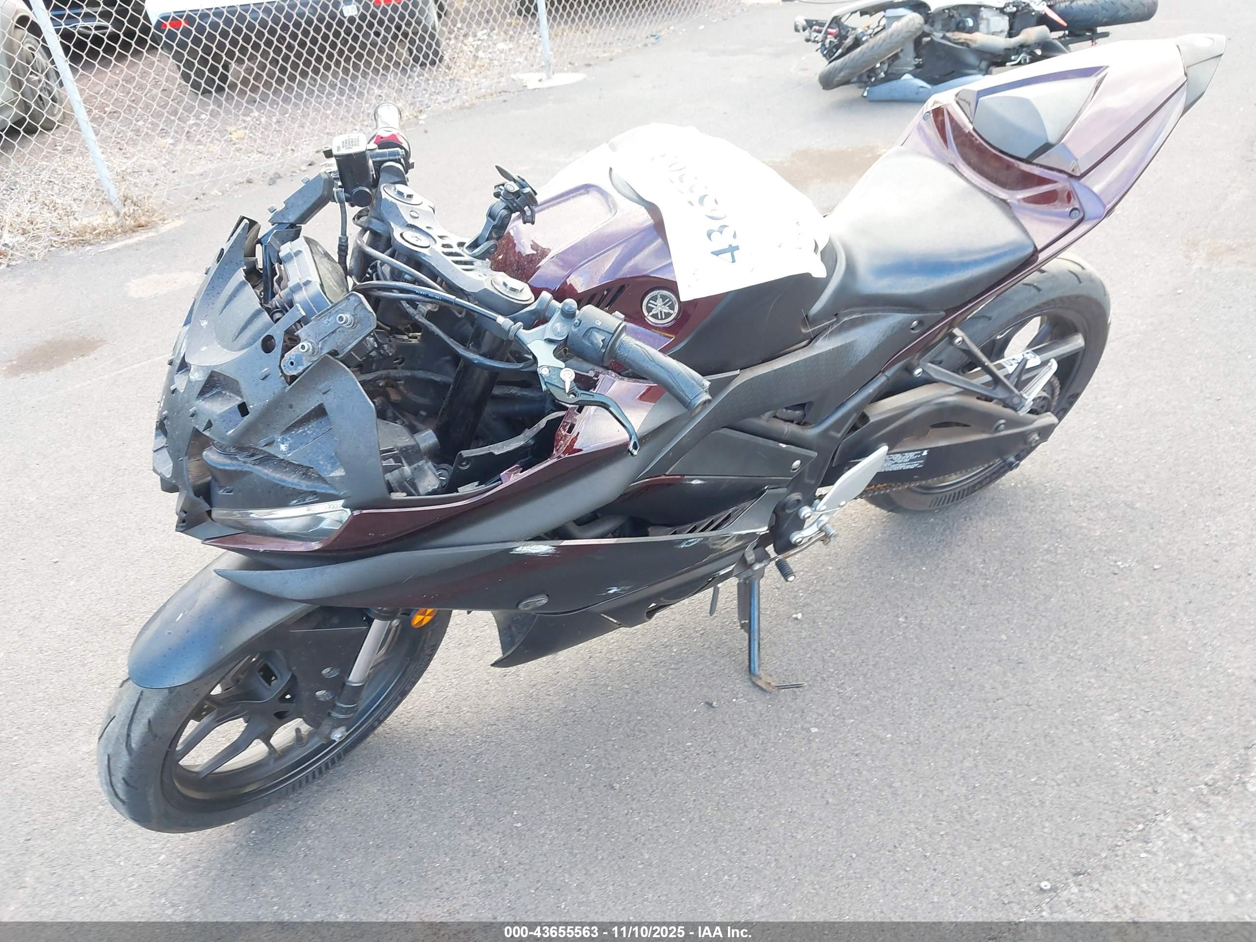 YAMAHA YZFR3 image 2