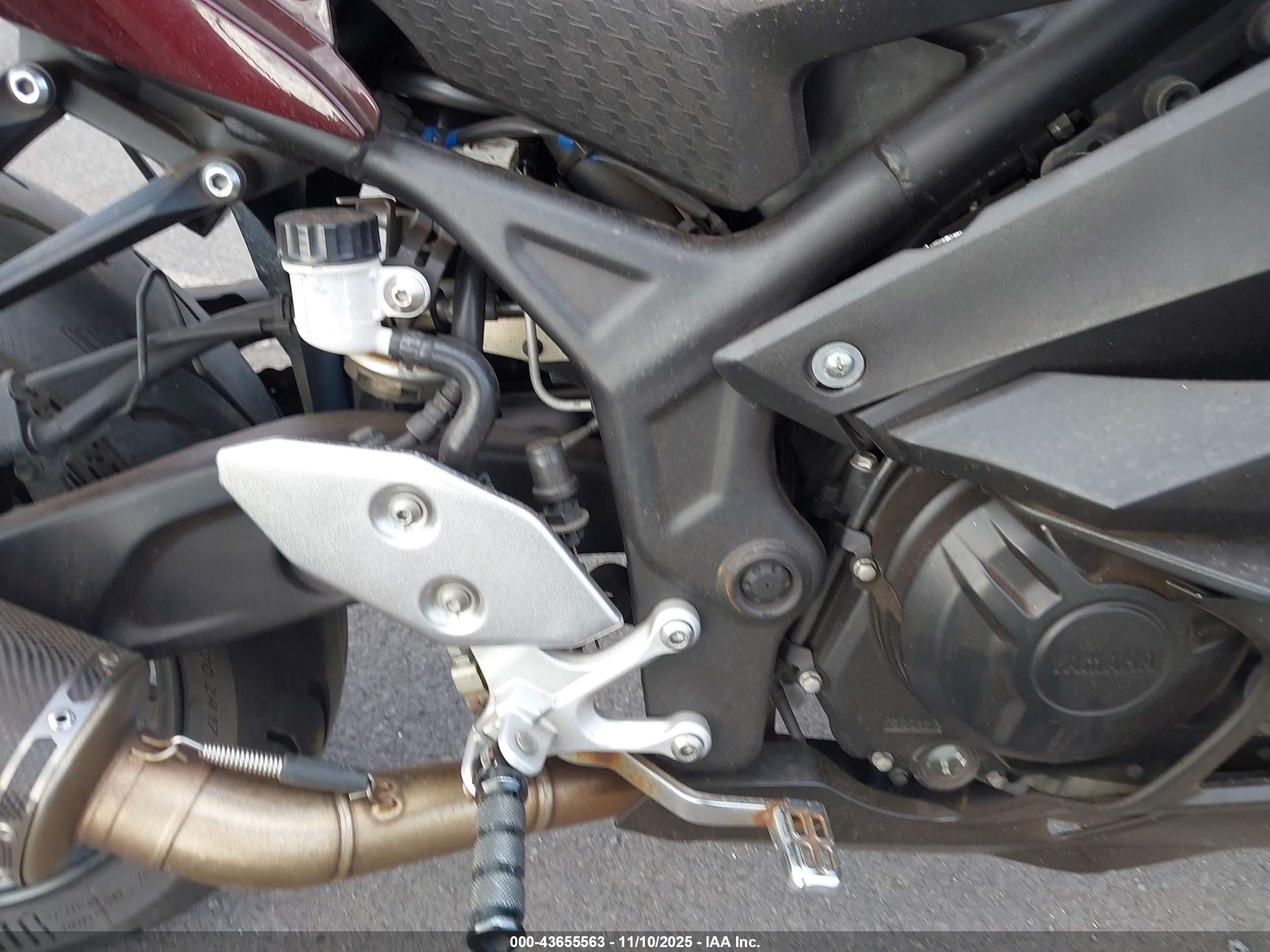 YAMAHA YZFR3 image 8