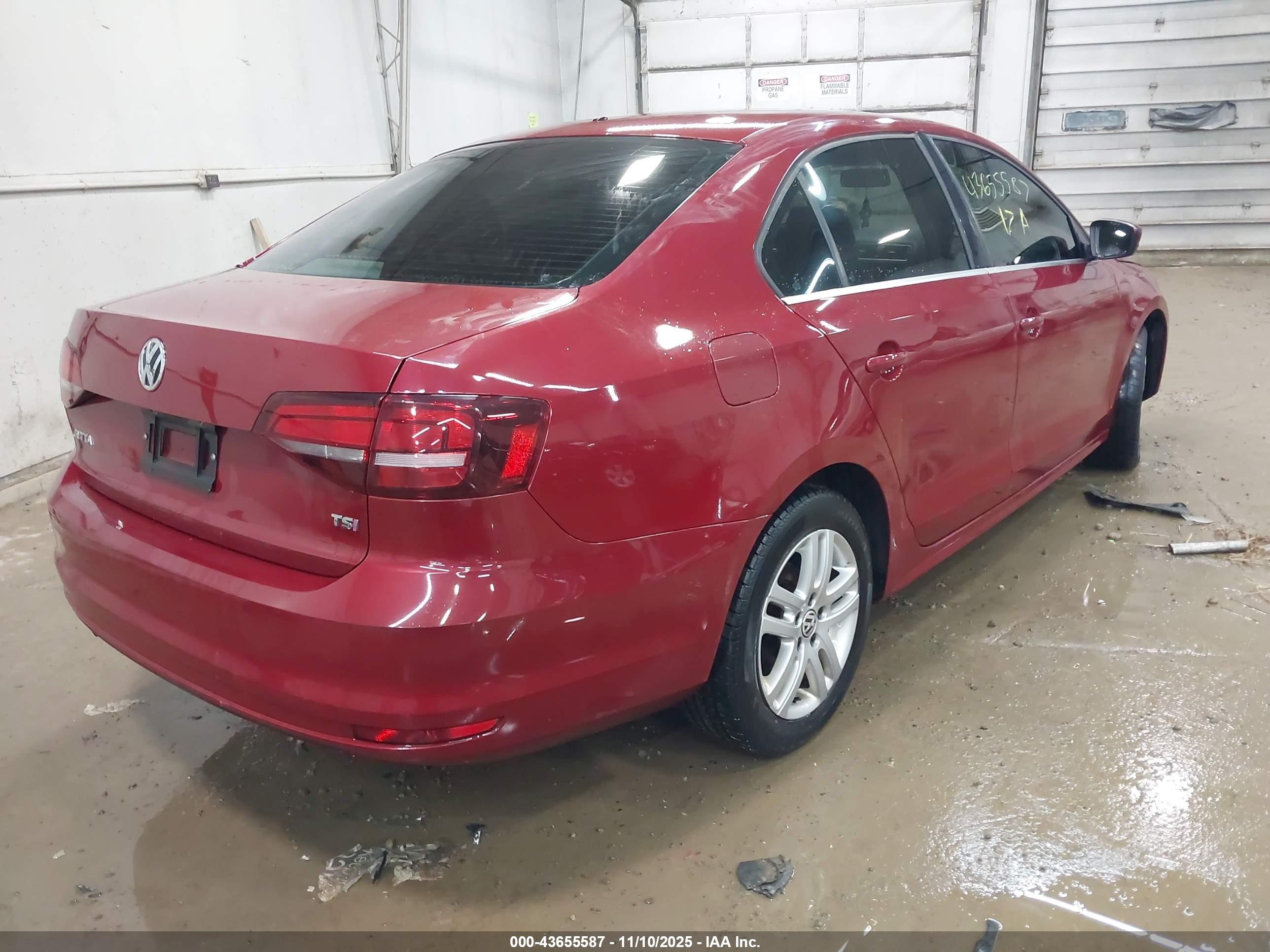 VOLKSWAGEN JETTA image 4