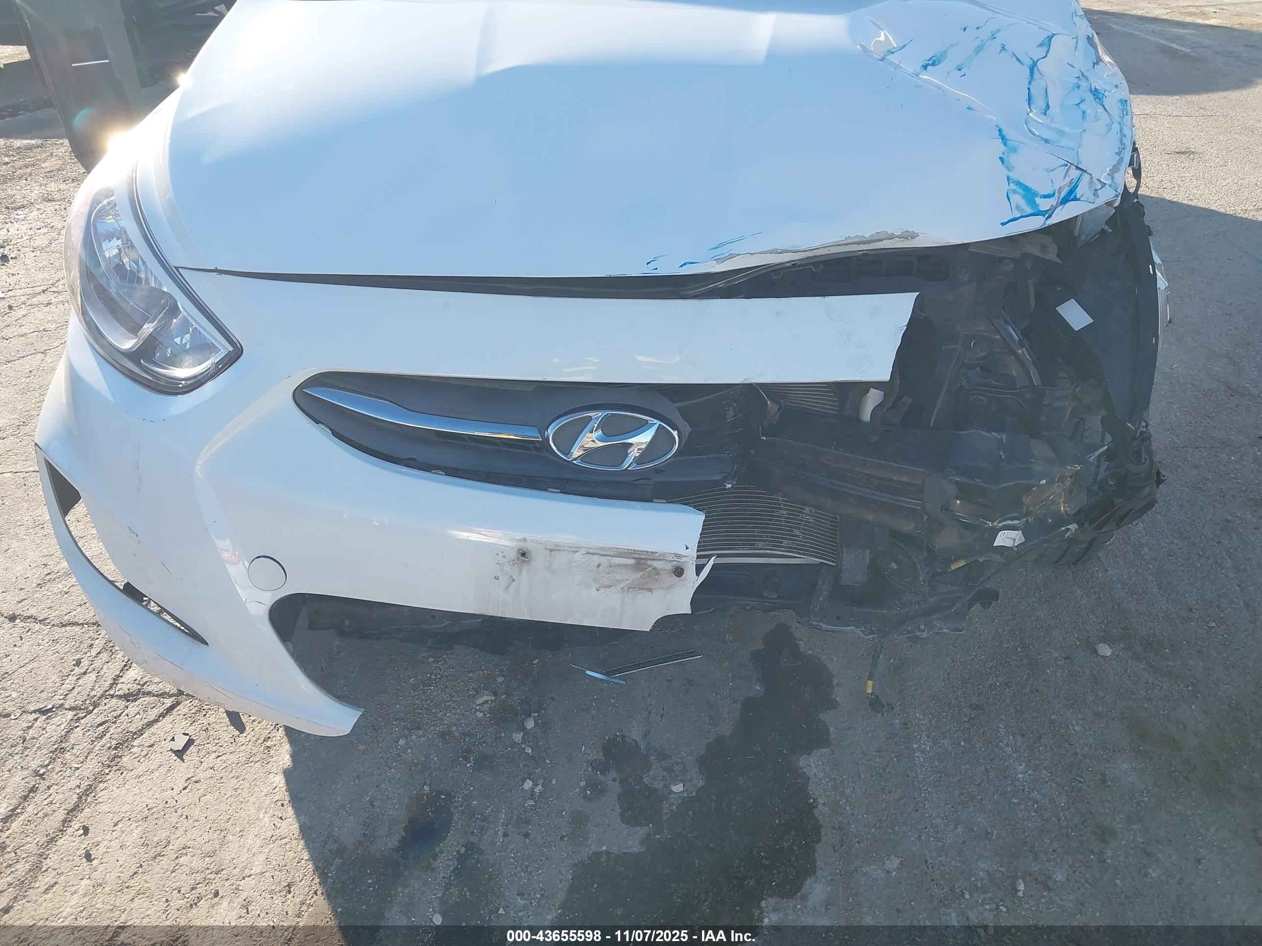 HYUNDAI ACCENT image 6
