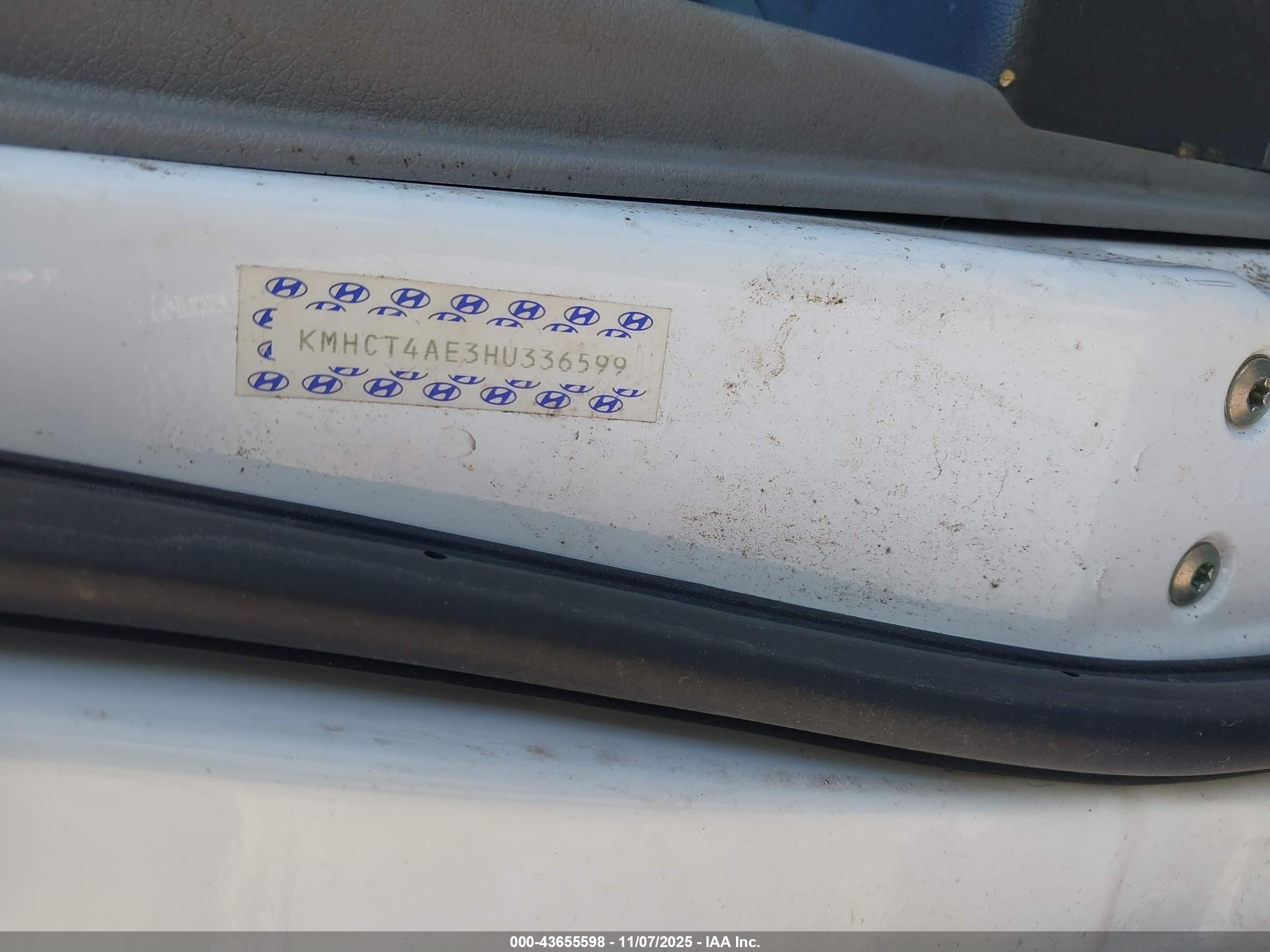 HYUNDAI ACCENT image 9