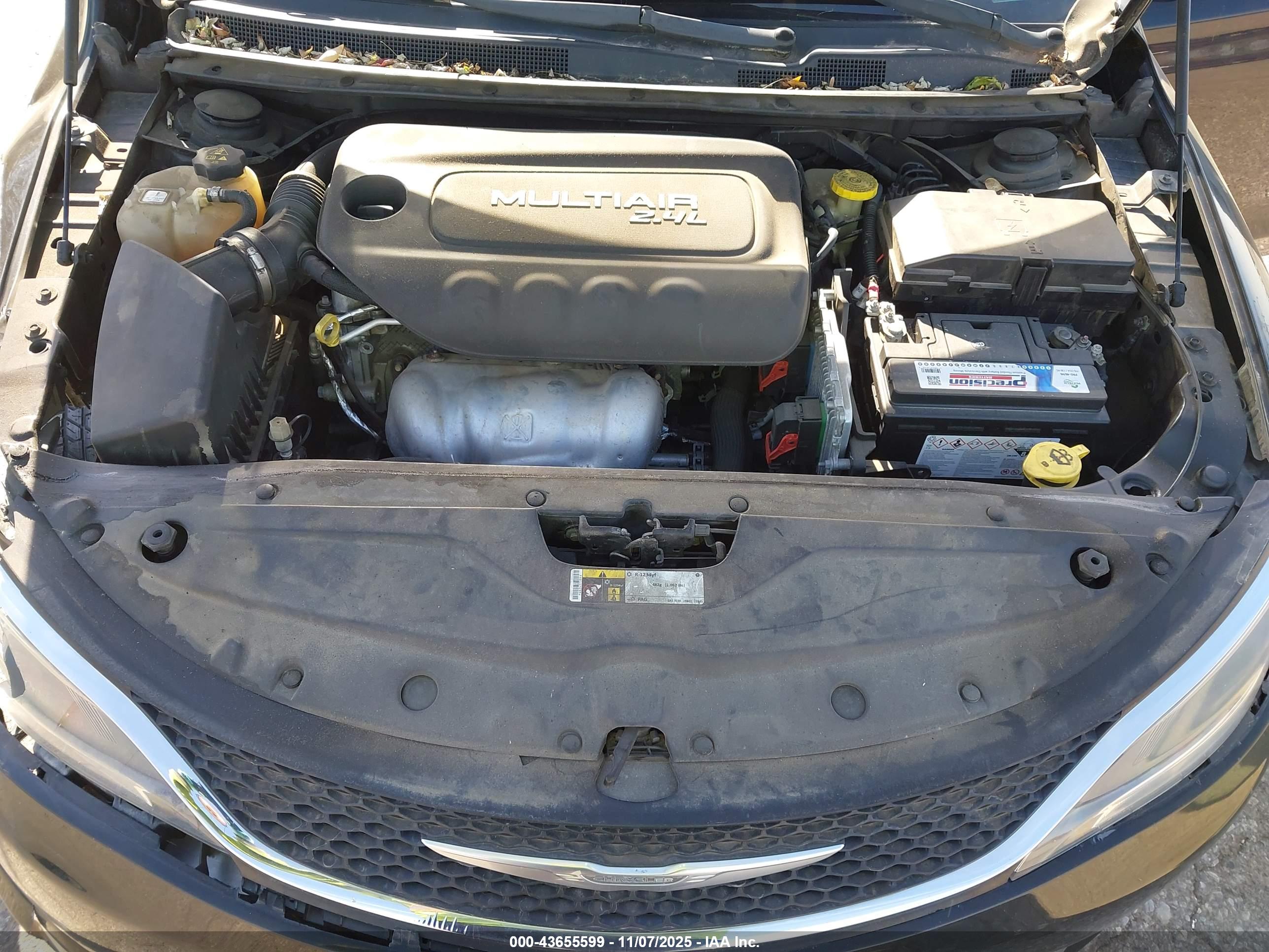 CHRYSLER 200 image 10