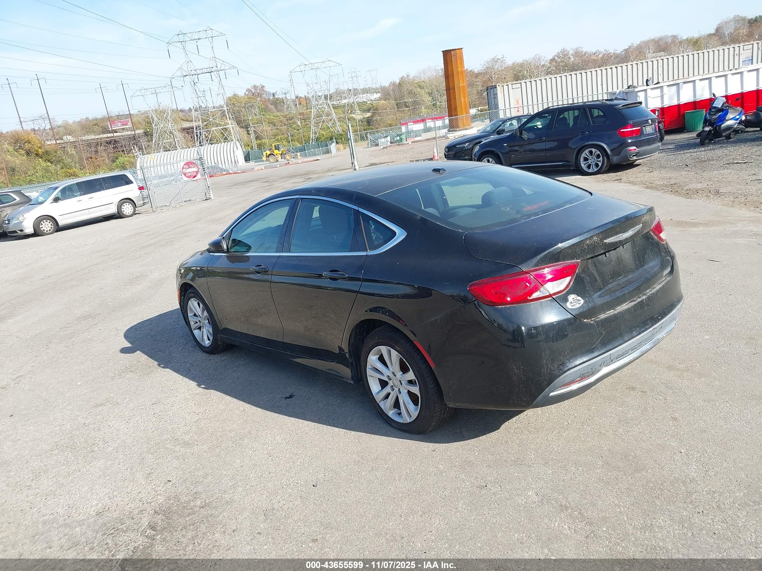 CHRYSLER 200 image 3