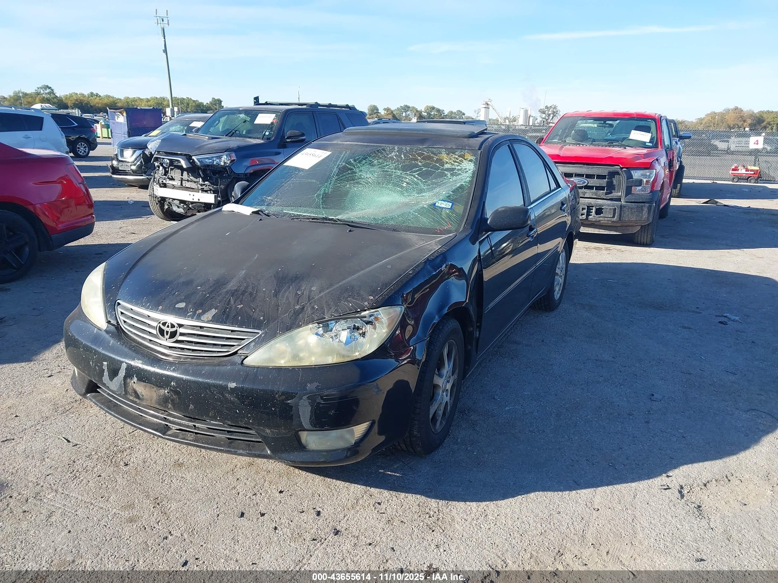 TOYOTA CAMRY image 2