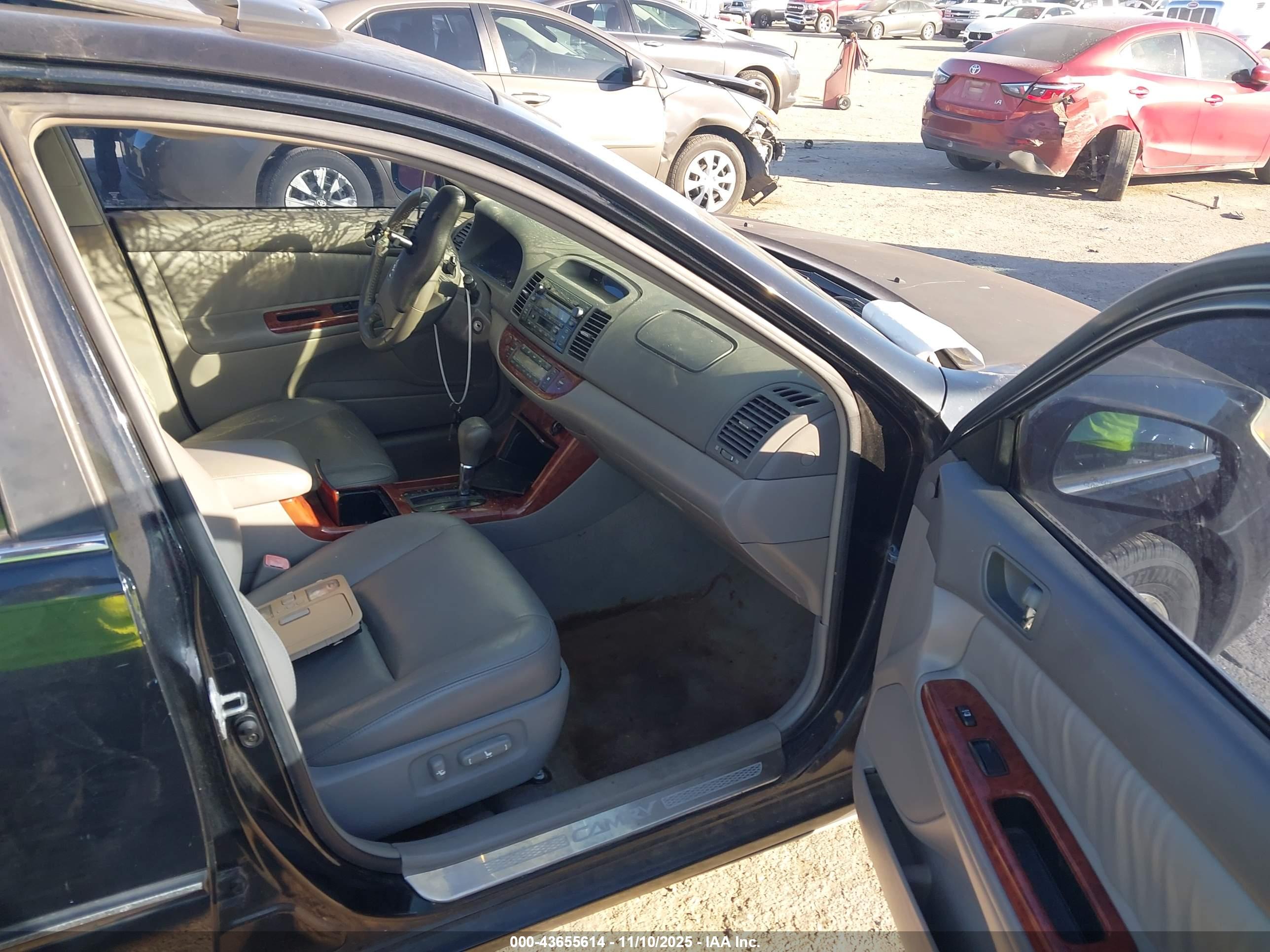 TOYOTA CAMRY image 5