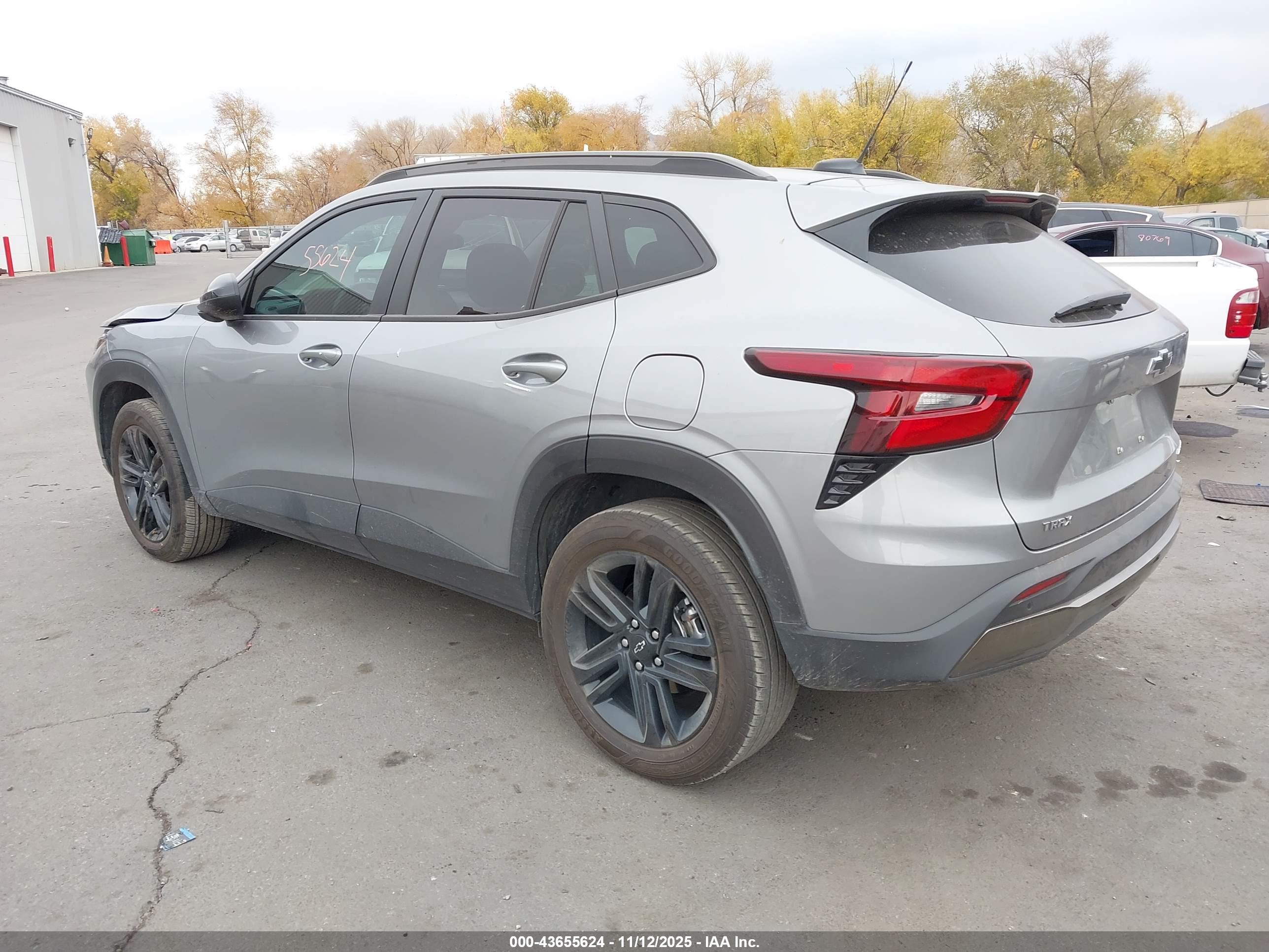 CHEVROLET TRAX image 3