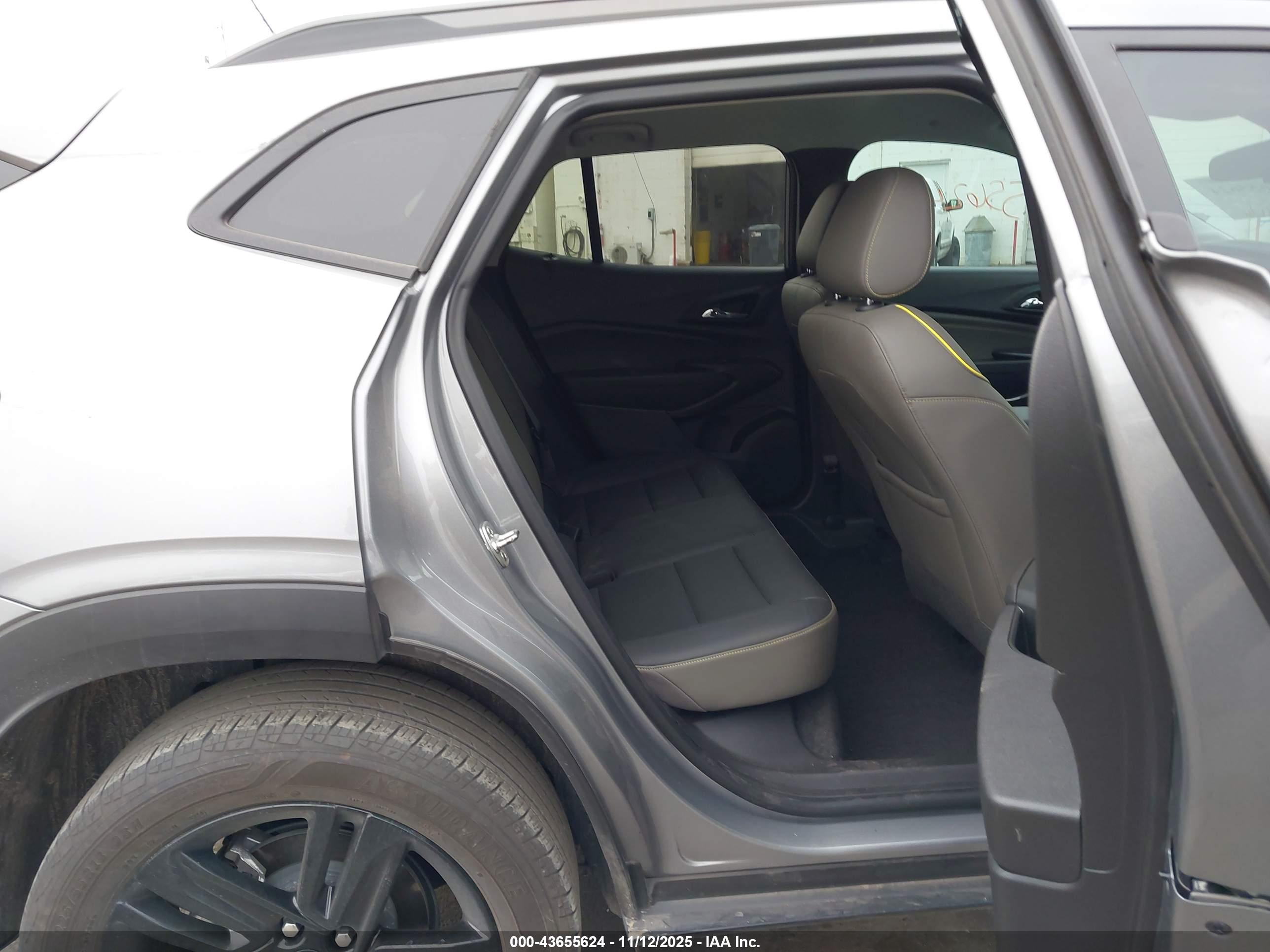 CHEVROLET TRAX image 8