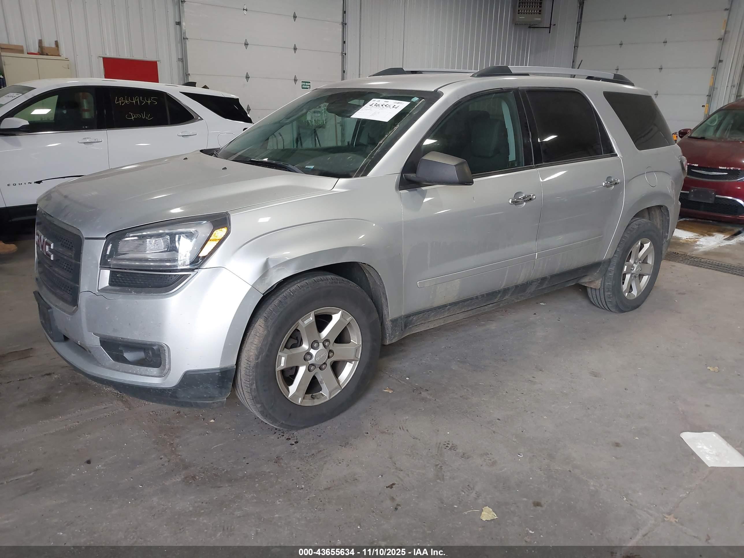 GMC ACADIA image 2