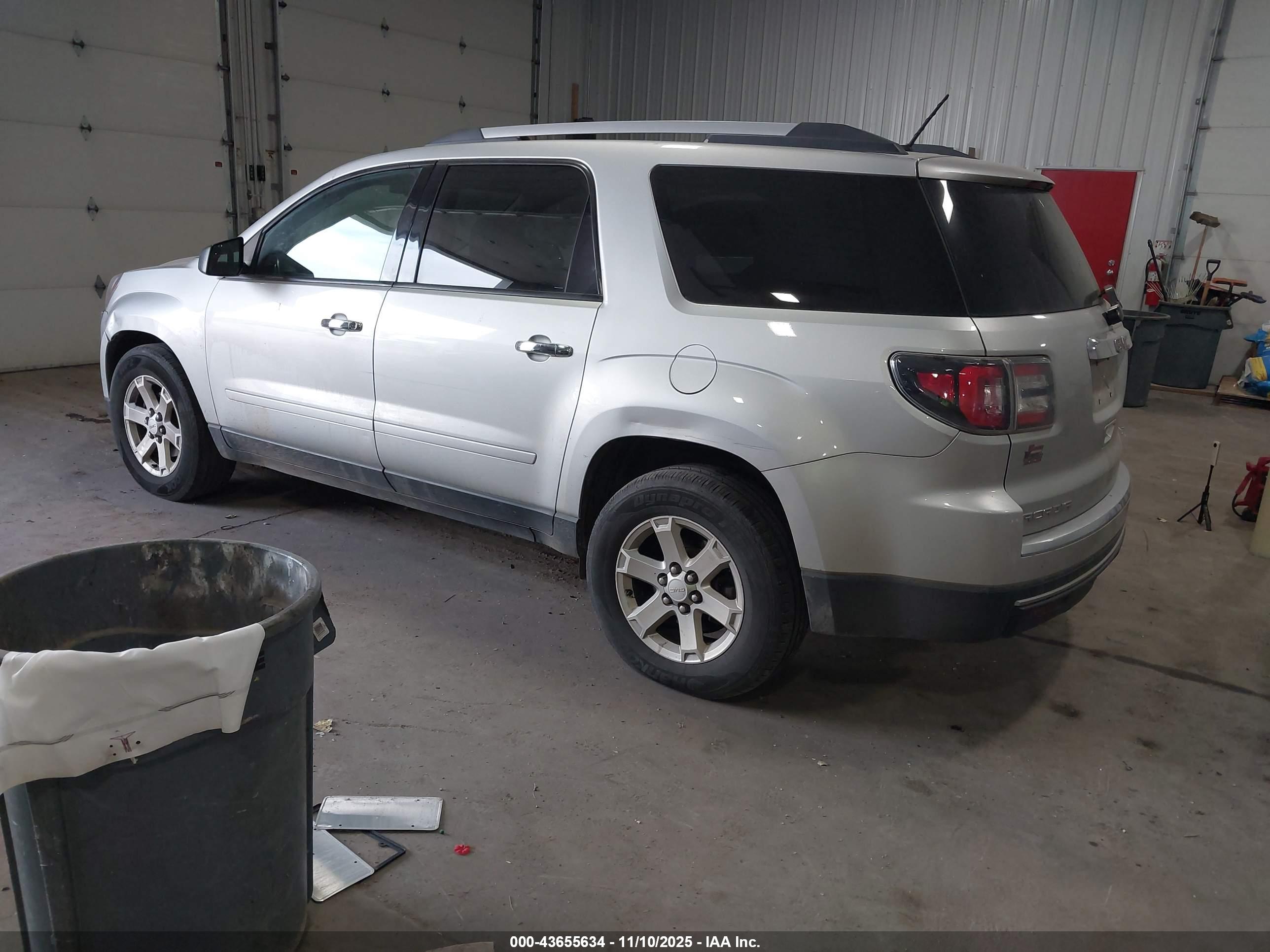 GMC ACADIA image 3