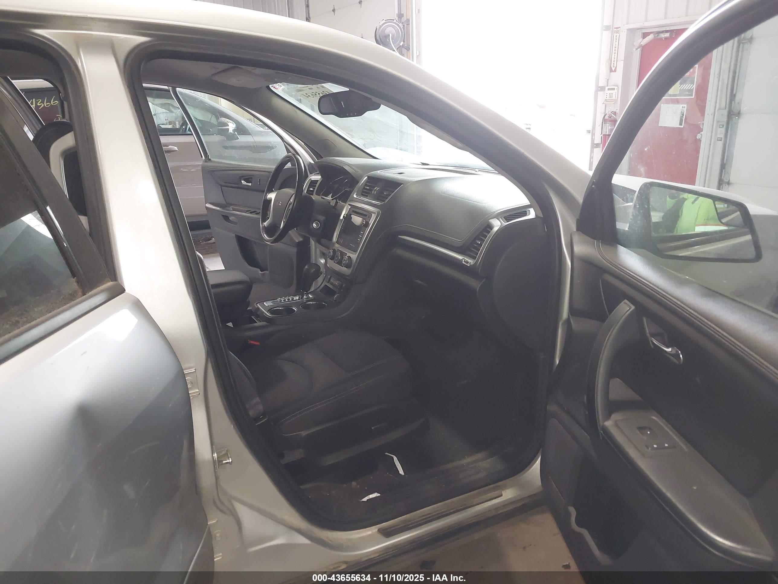 GMC ACADIA image 5