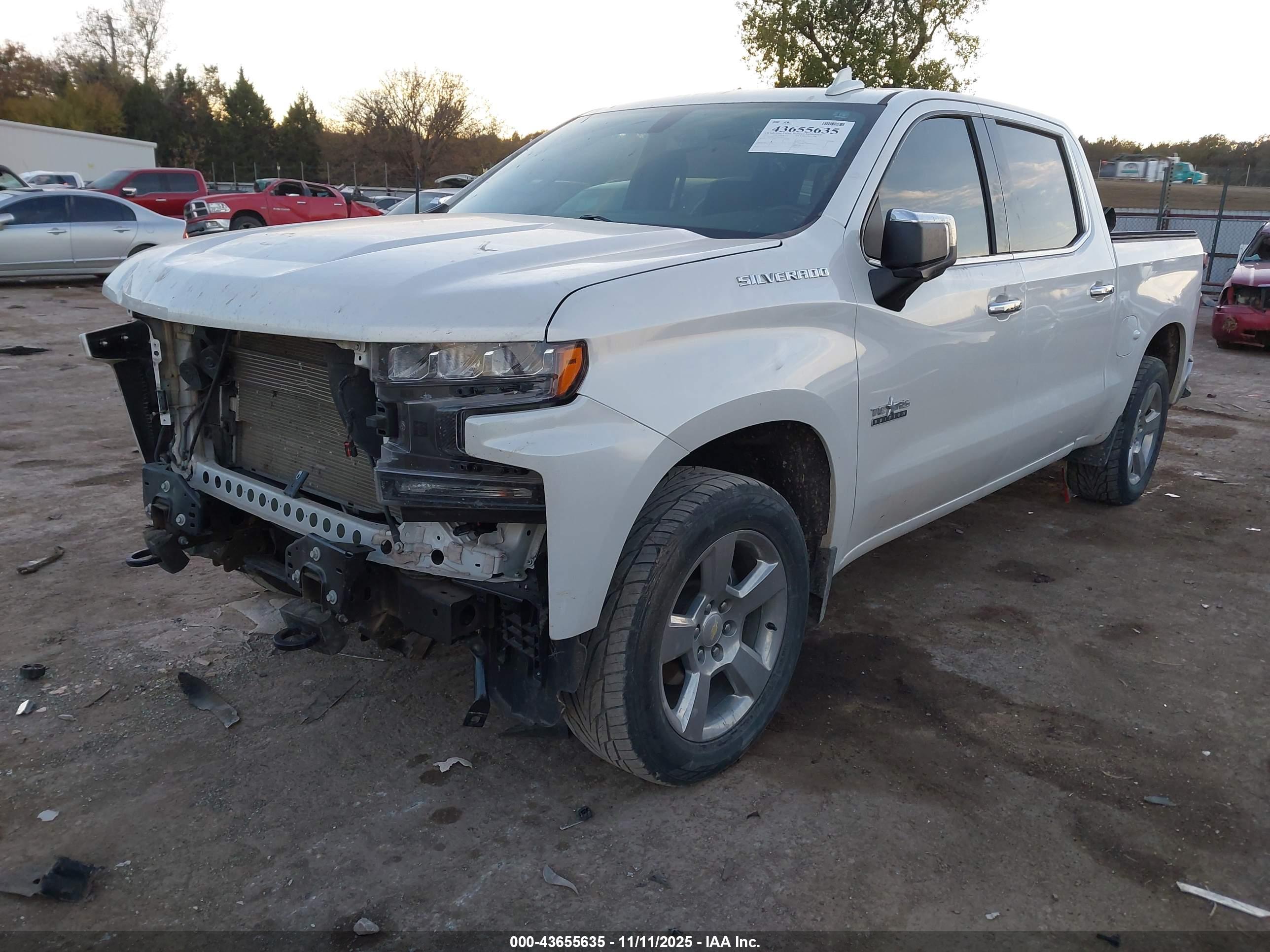 CHEVROLET SILVERADO image 2