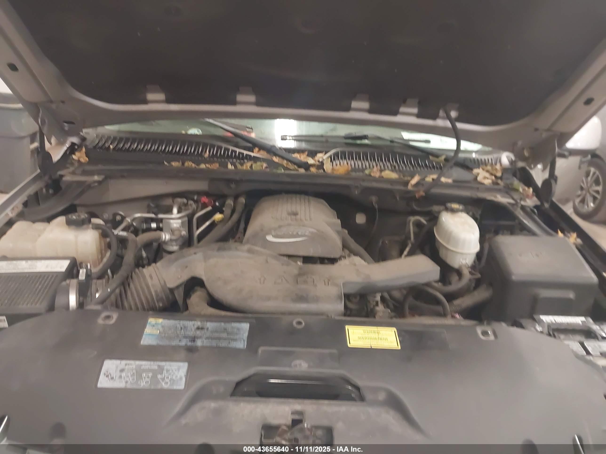 CHEVROLET TAHOE image 10