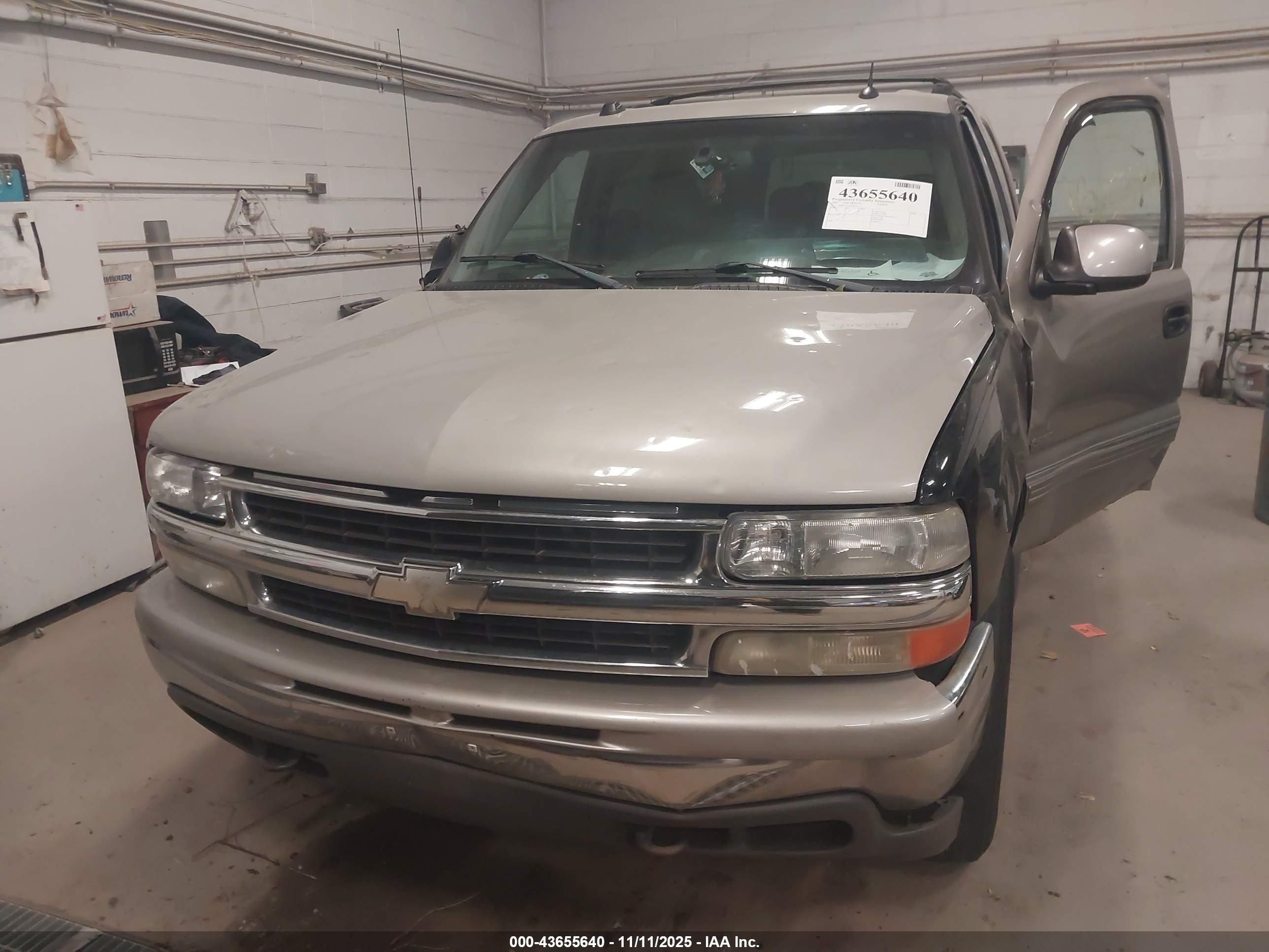 CHEVROLET TAHOE image 6