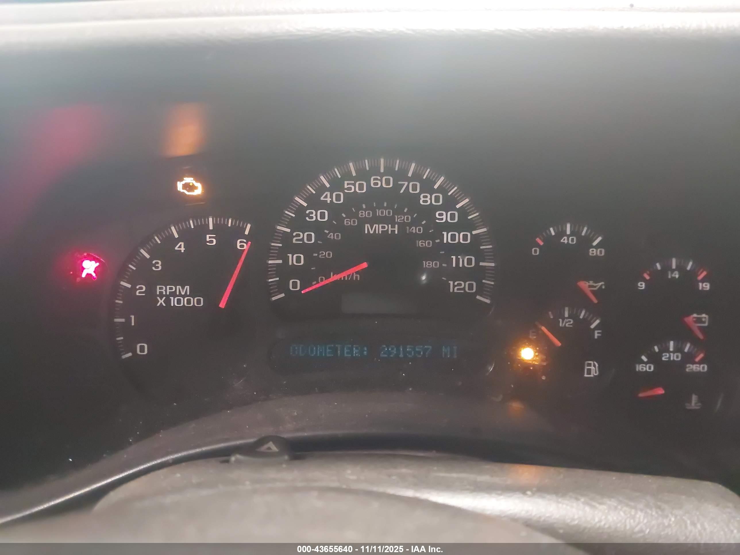 CHEVROLET TAHOE image 7
