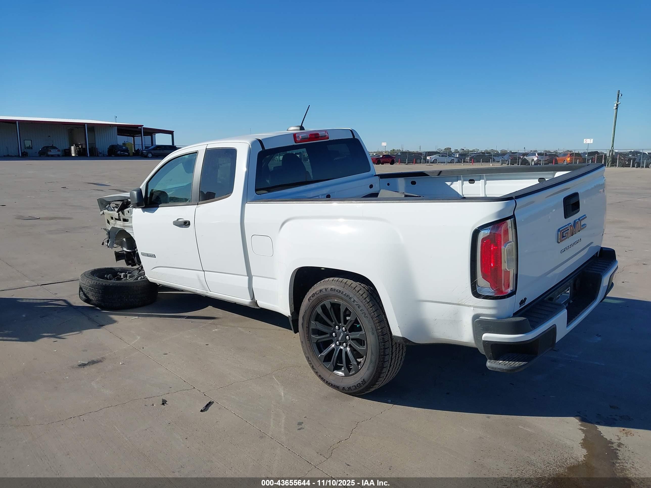 GMC CANYON image 3