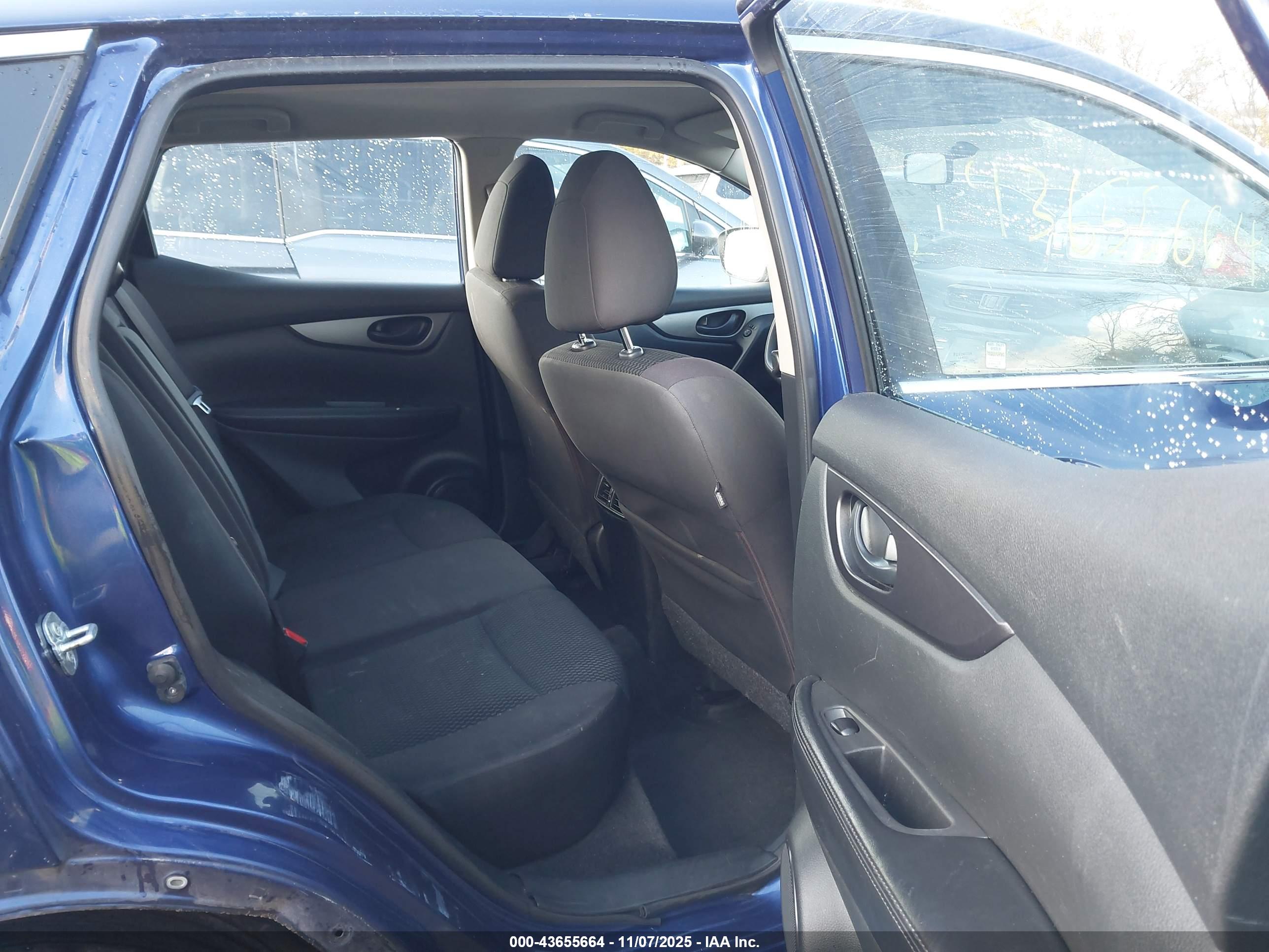 NISSAN ROGUE image 8