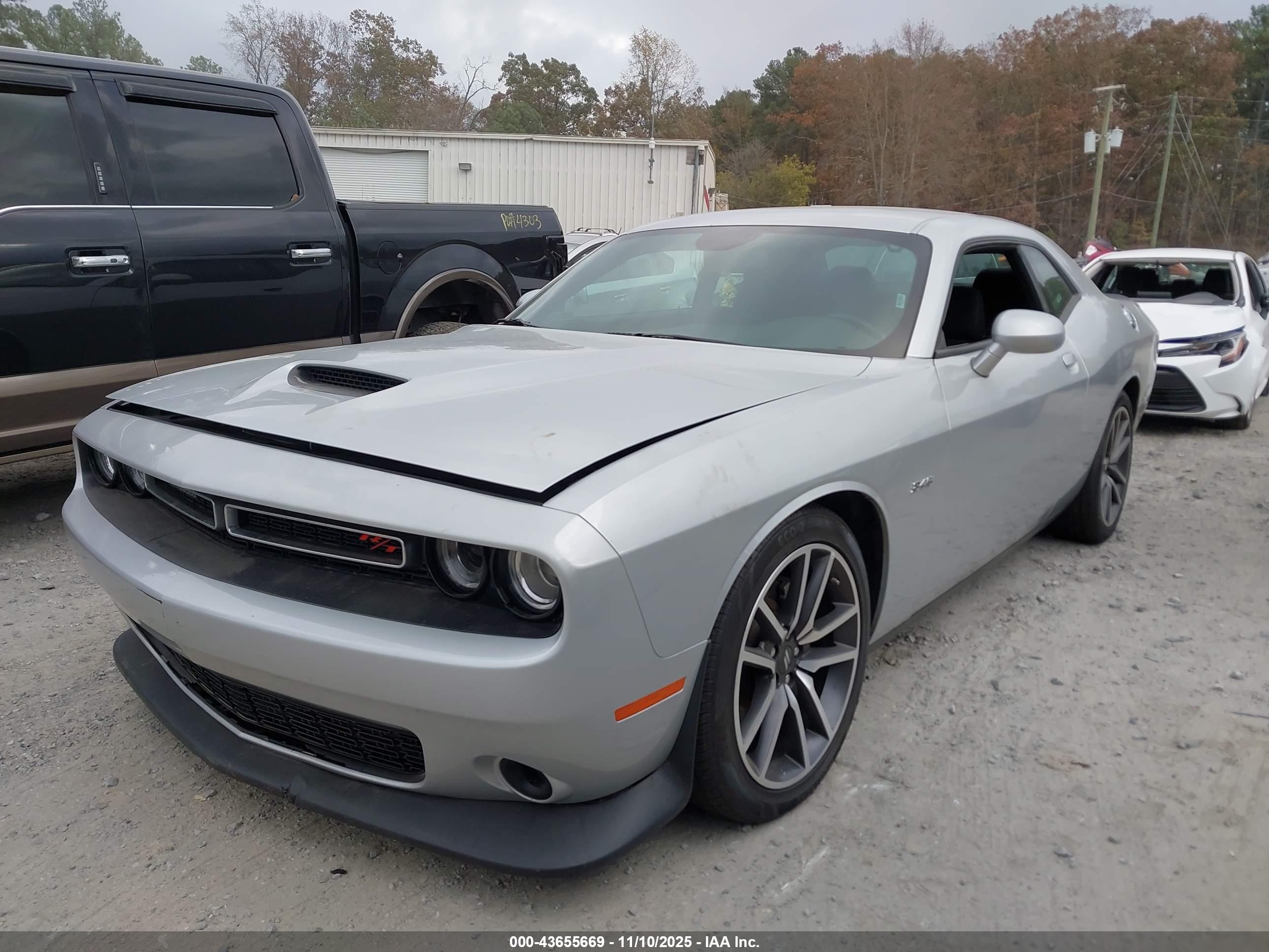 DODGE CHALLENGER image 2