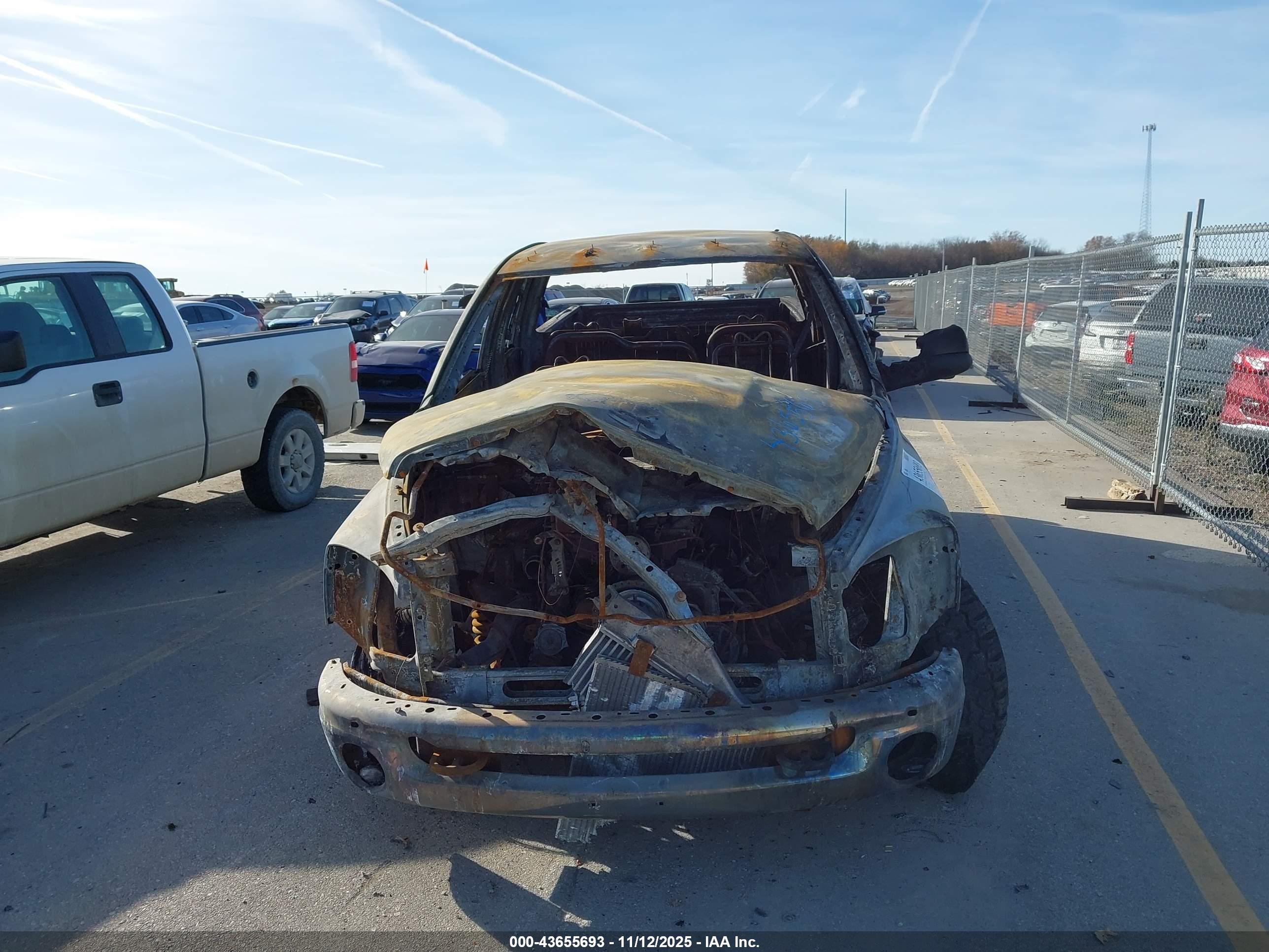 DODGE RAM image 6