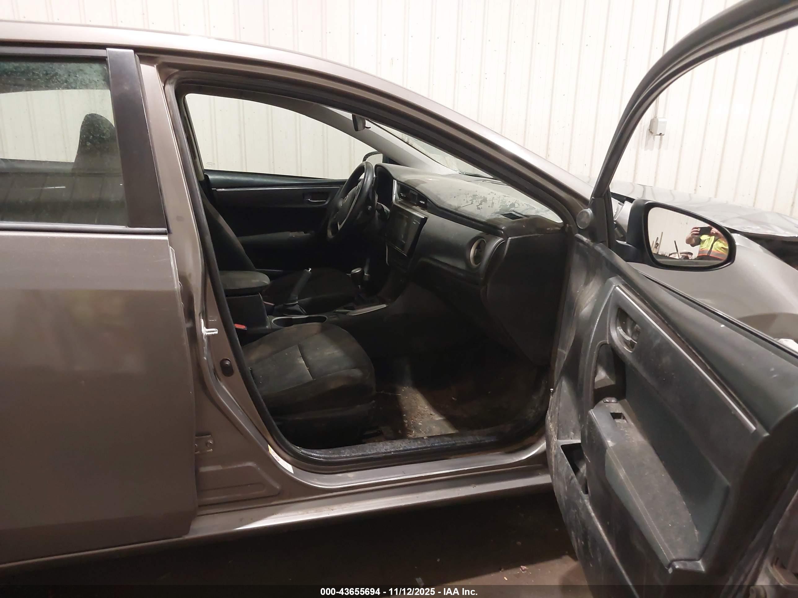 TOYOTA COROLLA image 5