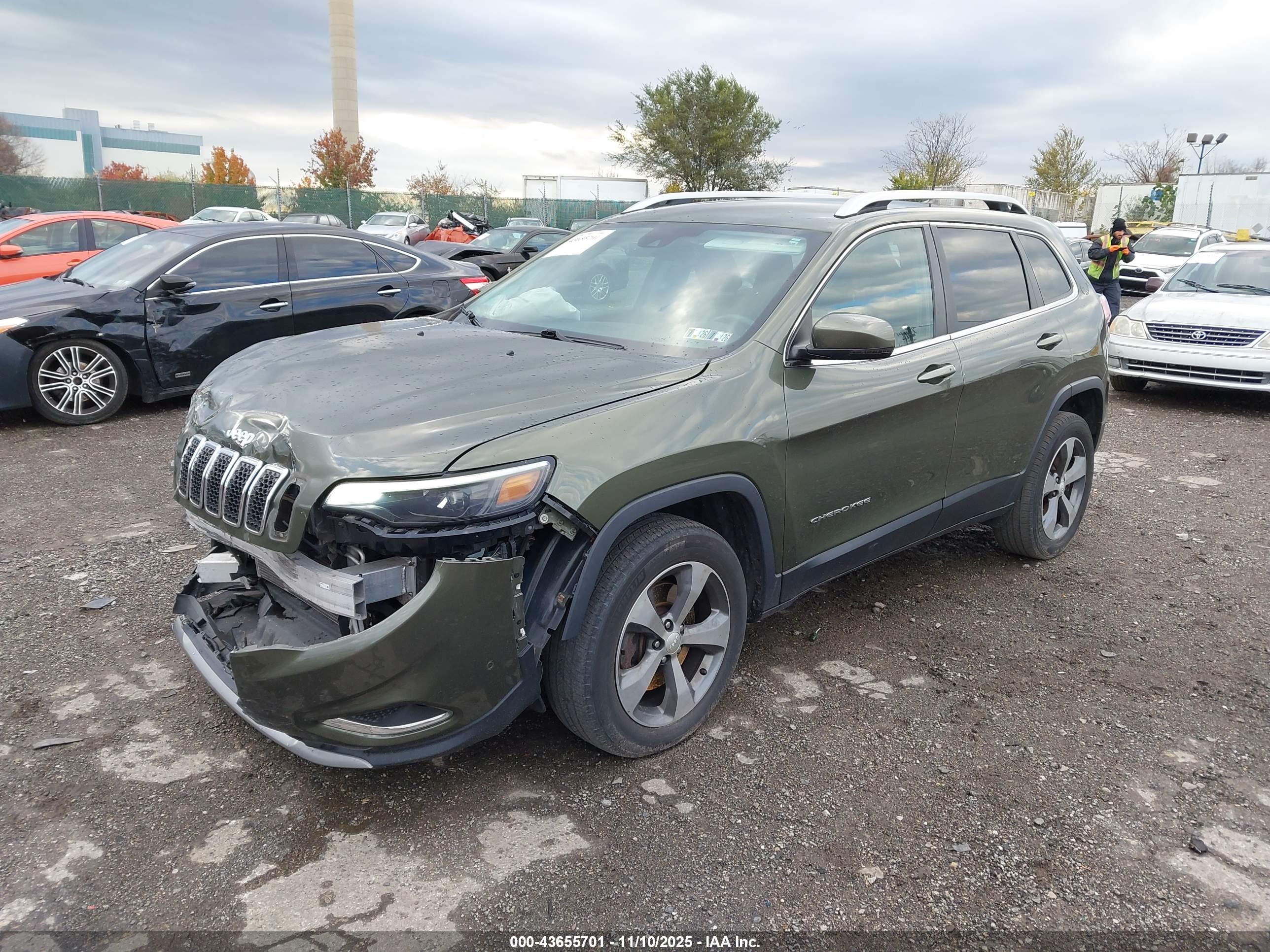 JEEP CHEROKEE image 2