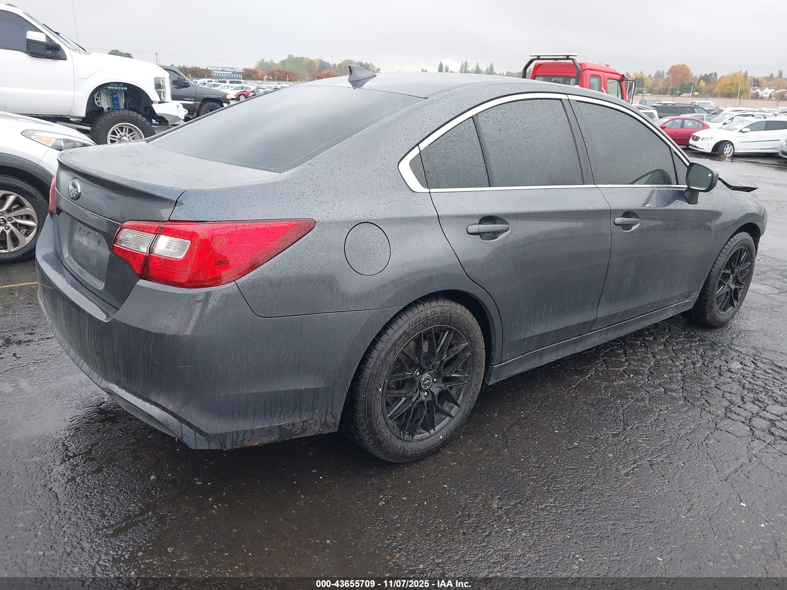SUBARU LEGACY image 4