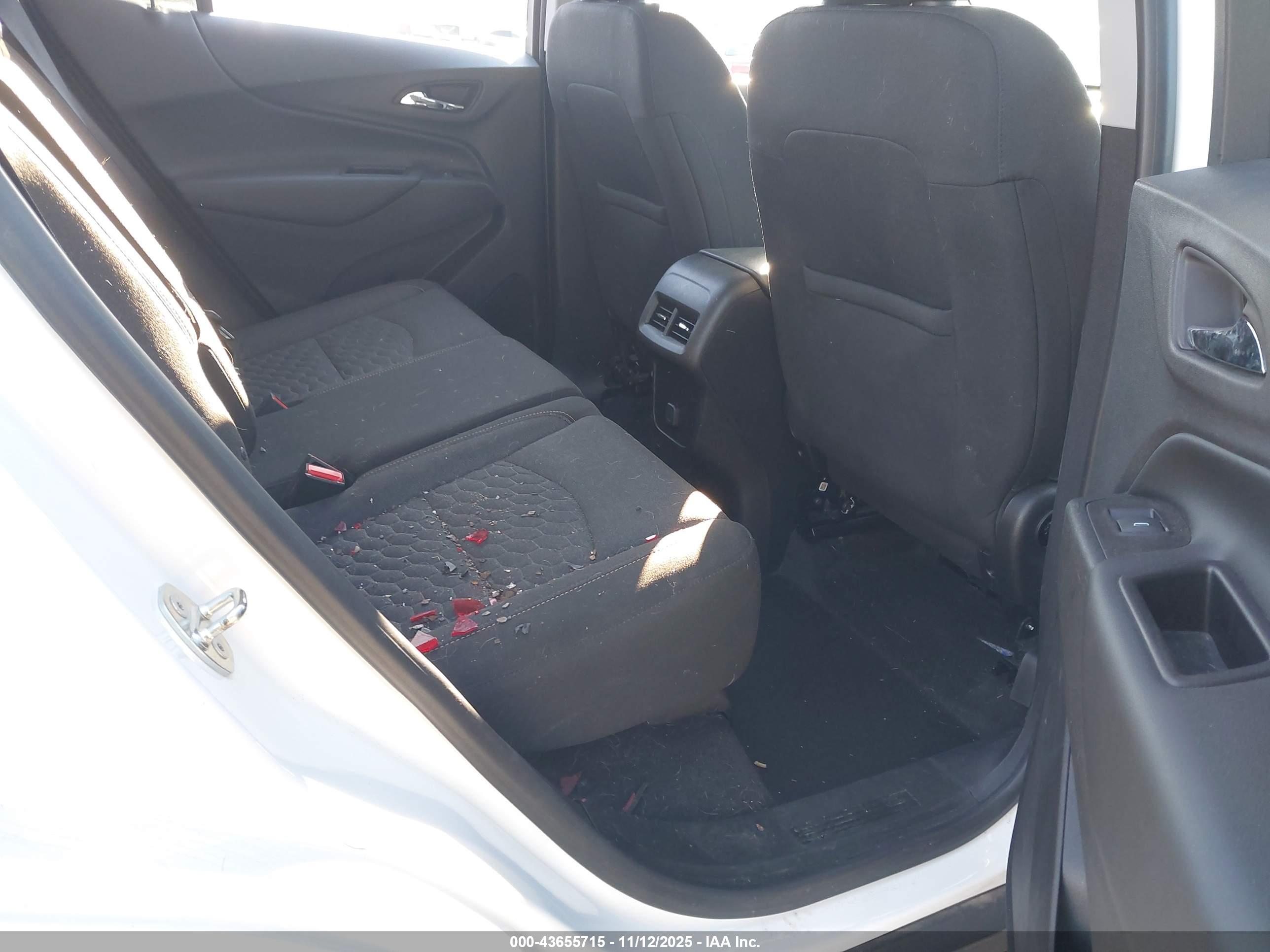 CHEVROLET EQUINOX image 8